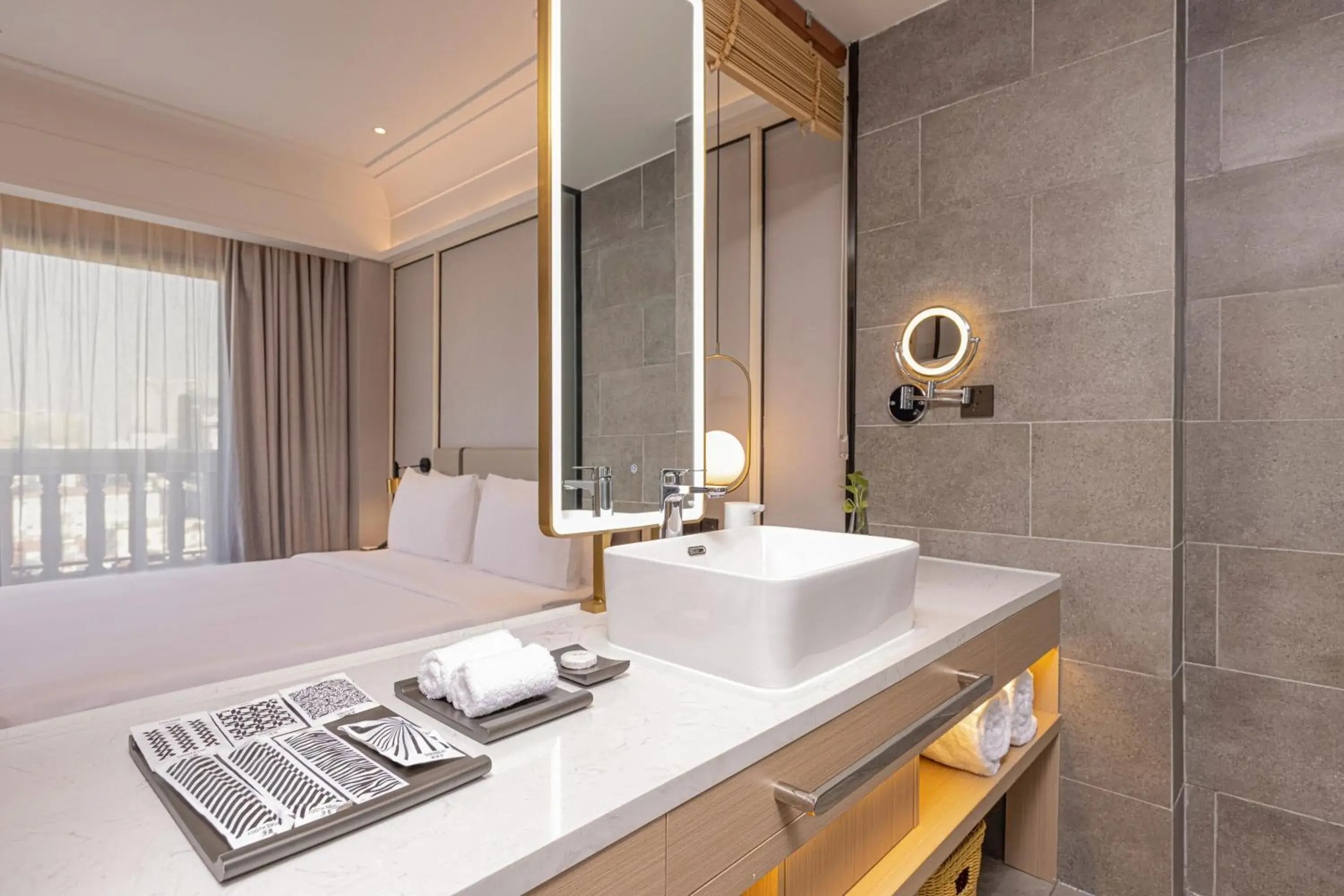 Bathroom, Bed in Maxx Phnom Penh Downtown By H World Bathroom, Bed in Maxx Phnom Penh Downtown By H World
