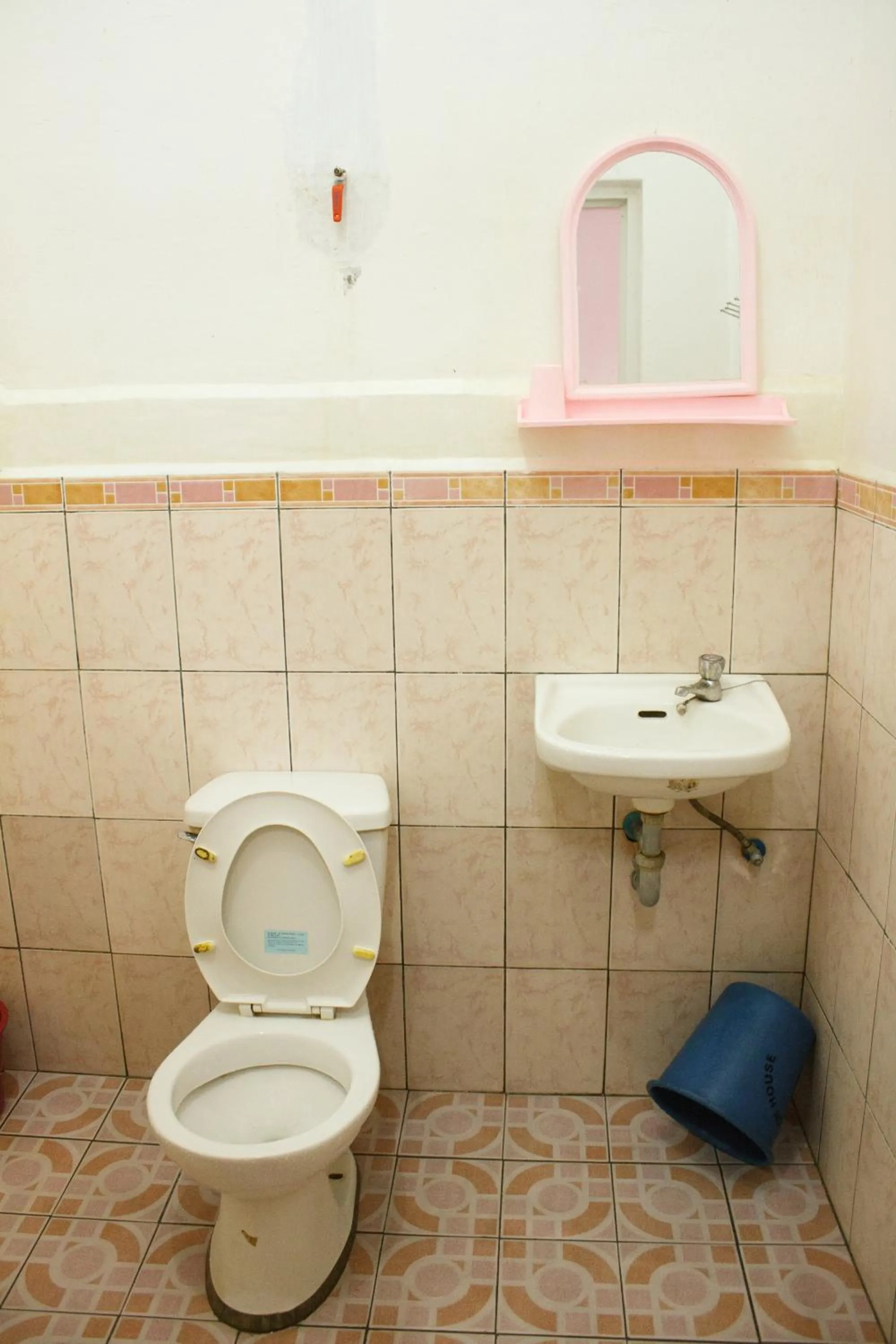 Toilet in GV Hotel - Baybay