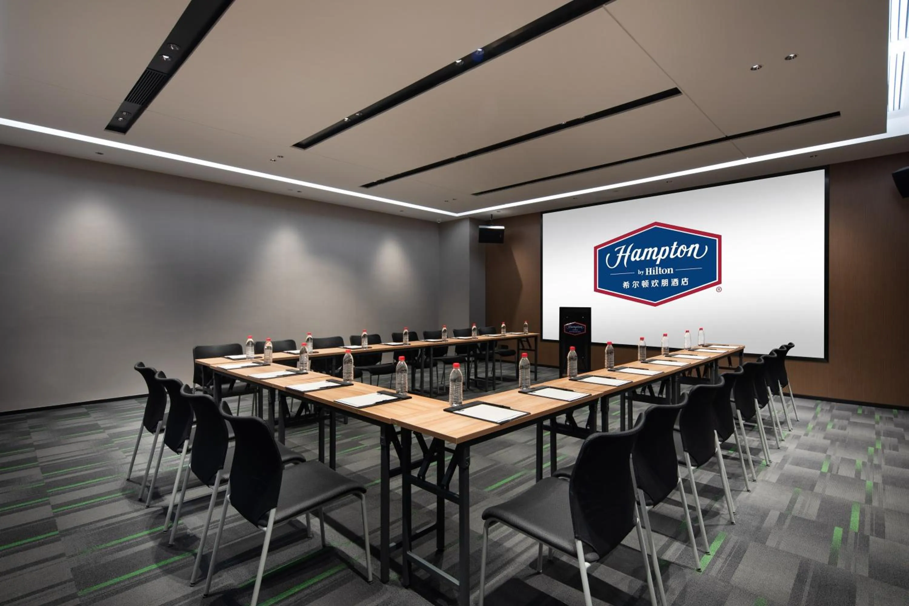 Meeting/conference room in Hampton by Hilton Guigang