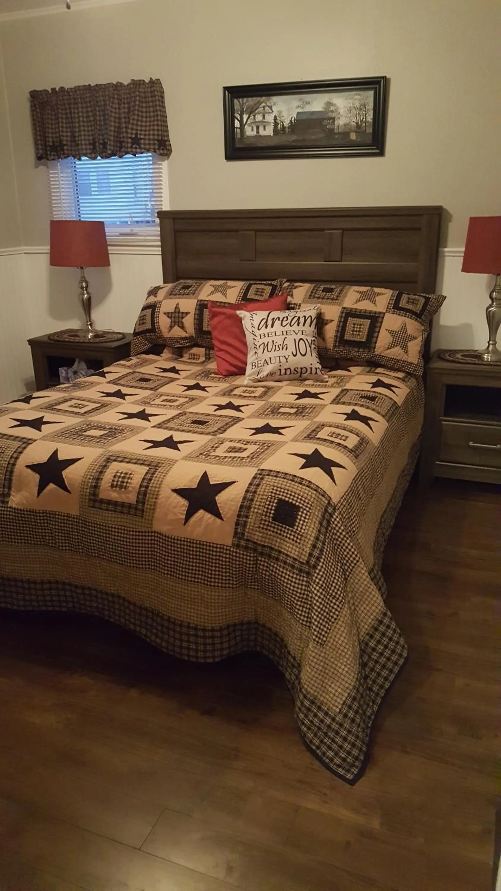 Photo of the whole room, Bed in Mama`s By The Sea B&B