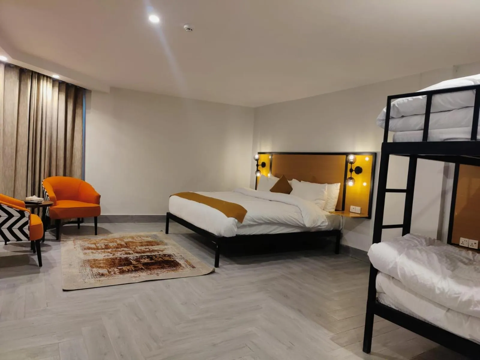 Photo of the whole room in Sky Lodge Hotel