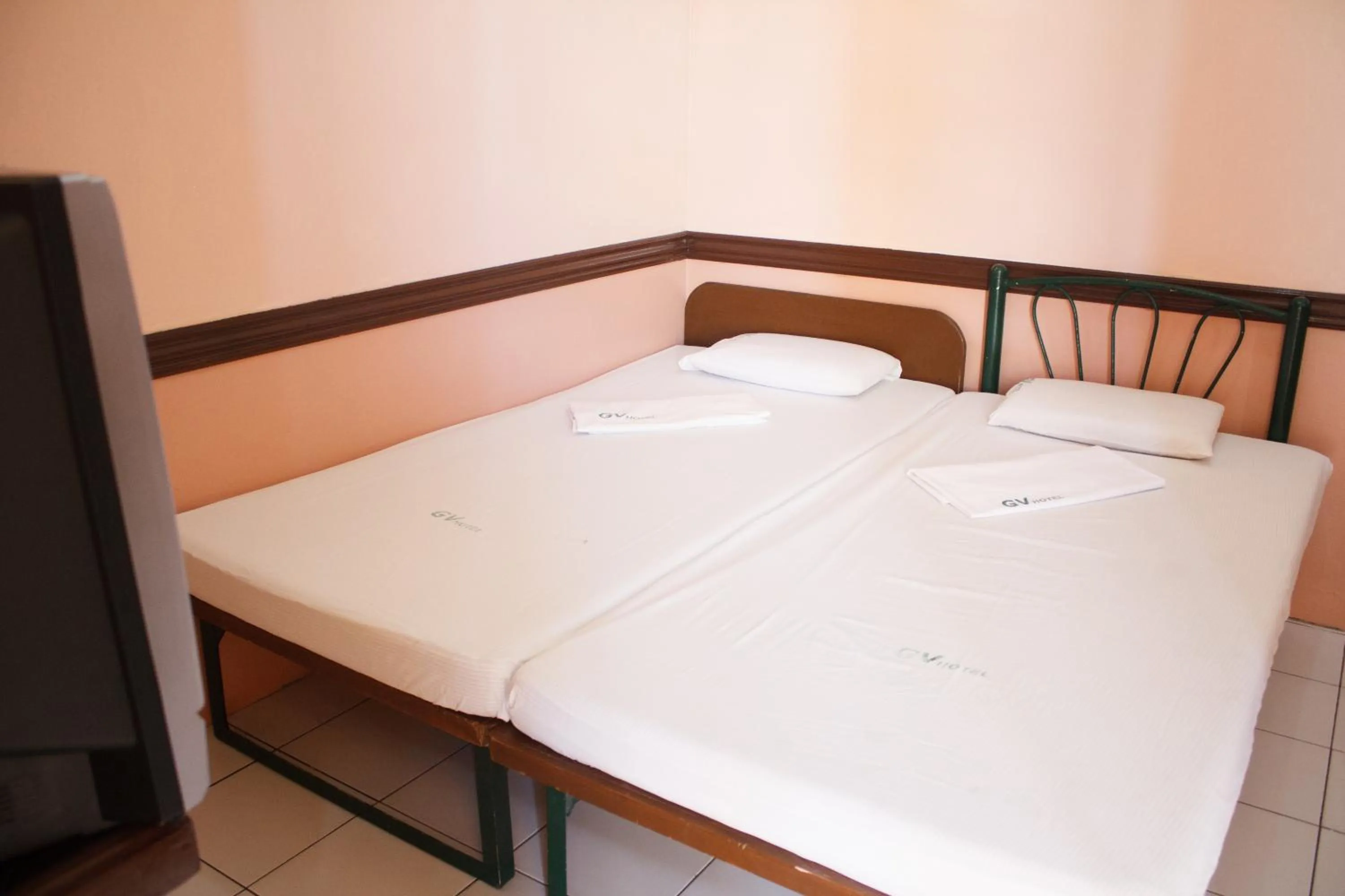 Bed in GV Hotel - Catarman