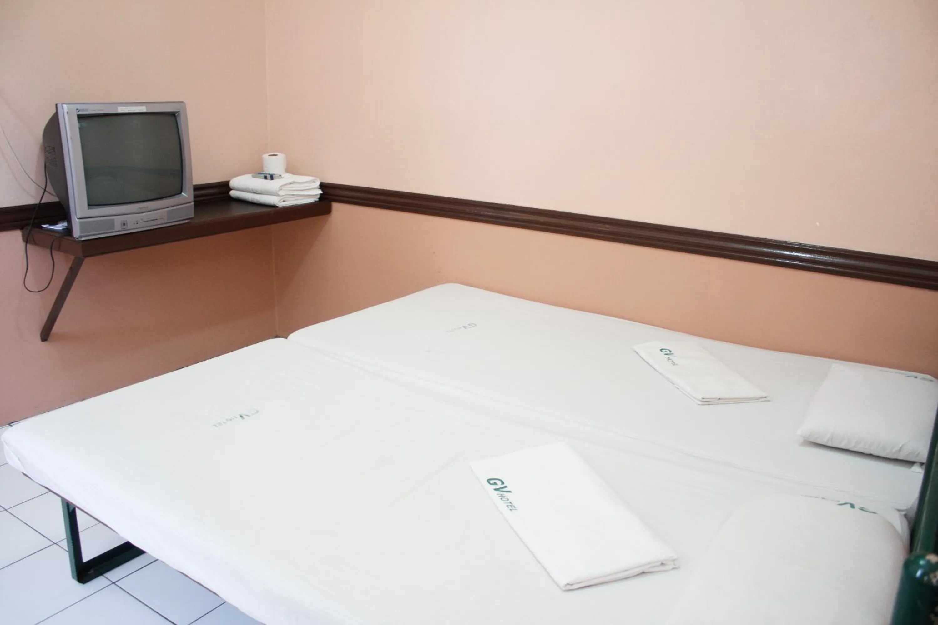 Bed in GV Hotel - Catarman