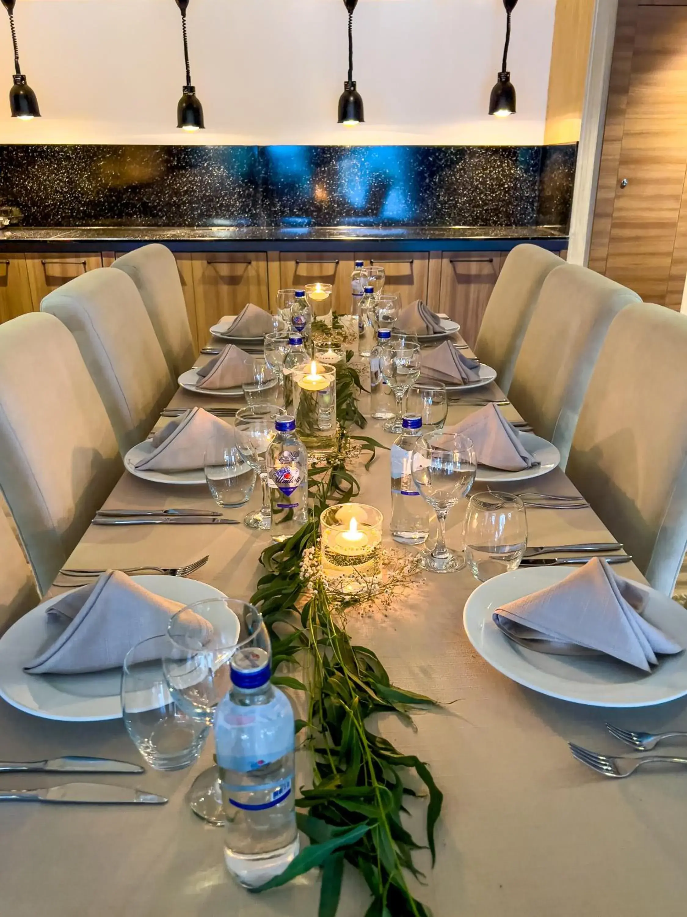 Restaurant/places to eat in Sera Lake Center Hotel Restaurant/places to eat in Sera Lake Center Hotel