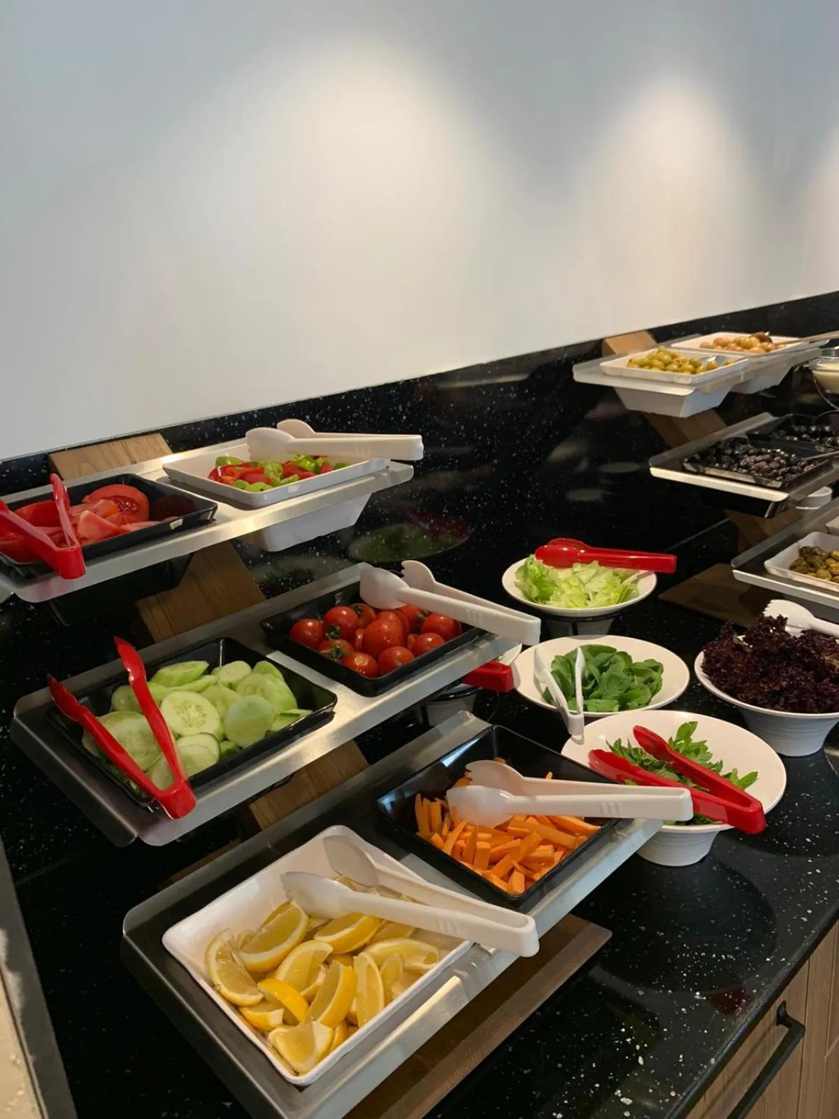 Restaurant/places to eat in Sera Lake Center Hotel