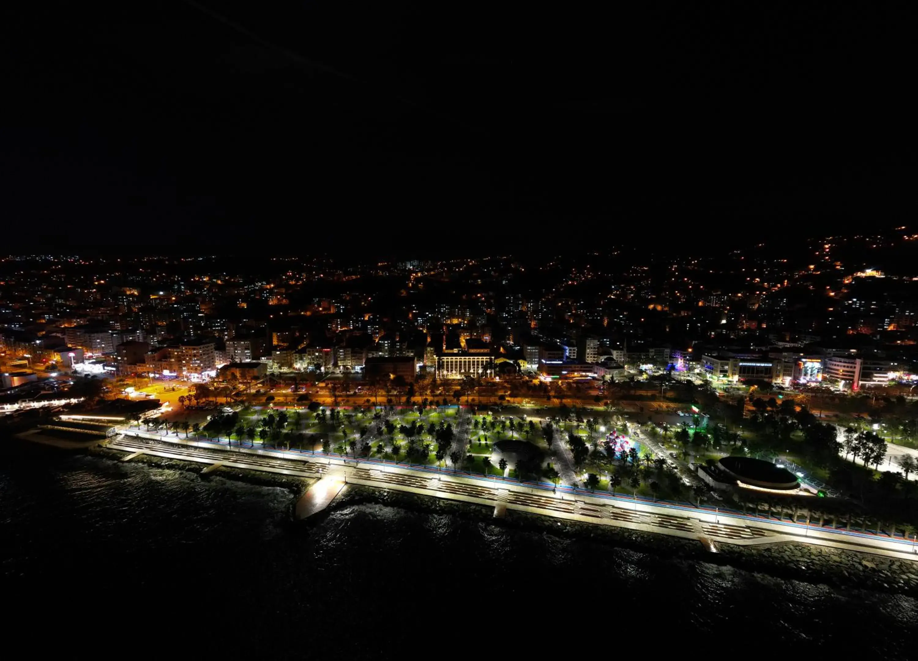 Property building in Sera Lake Center Hotel Property building in Sera Lake Center Hotel