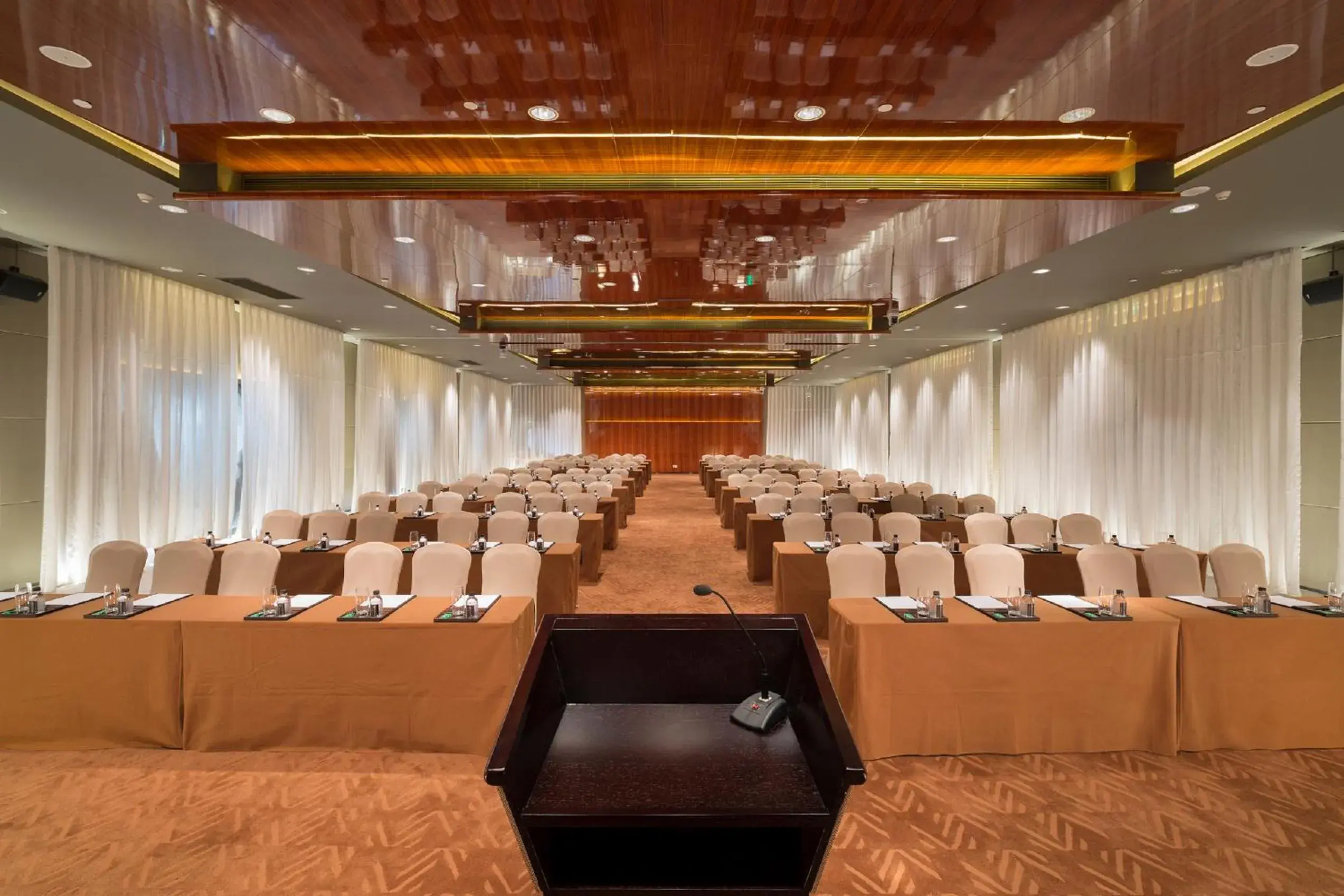 Business facilities in Shenzhen Hui Hotel (Huaqiang NorthBusiness Zone) Business facilities in Shenzhen Hui Hotel (Huaqiang NorthBusiness Zone)