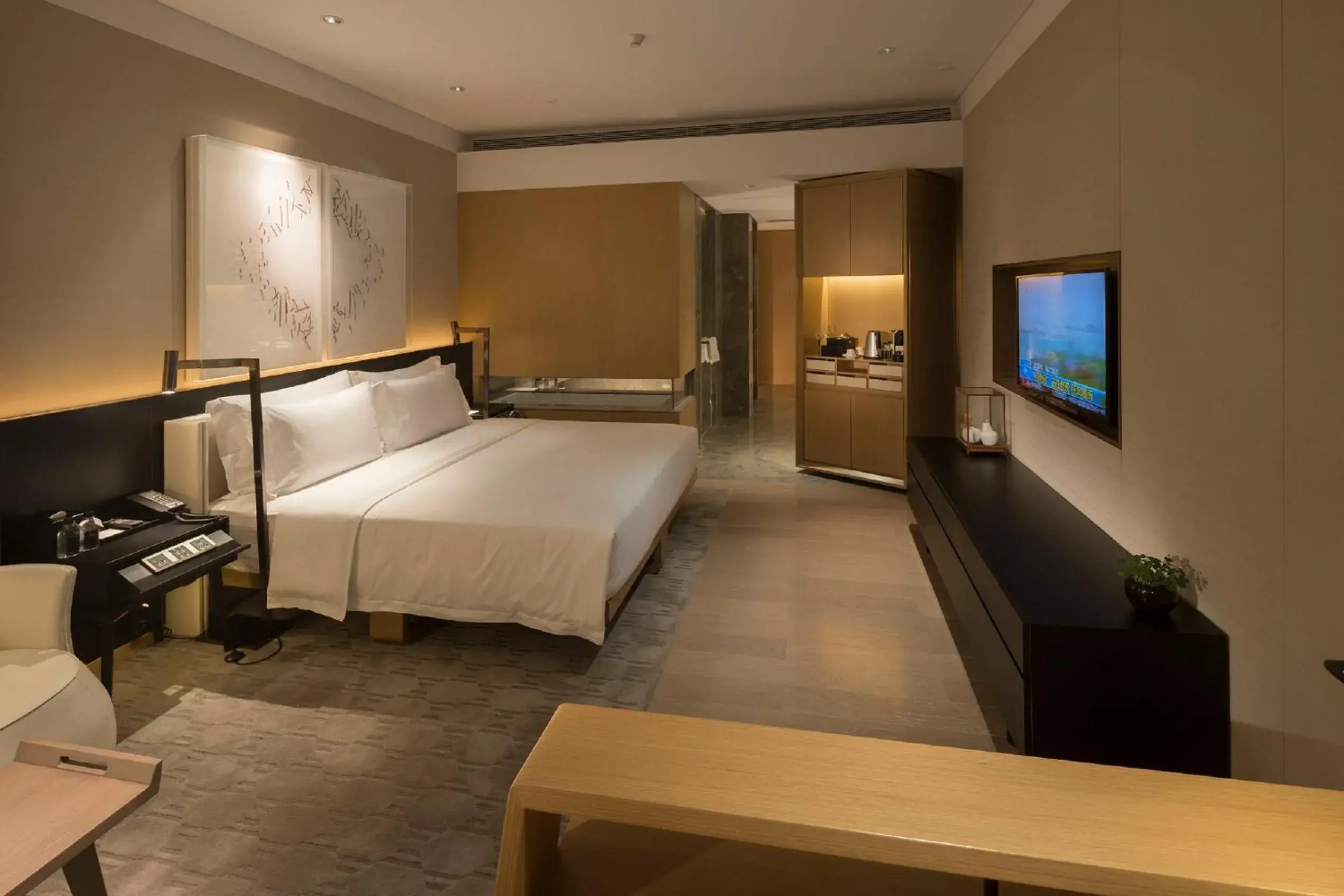 Photo of the whole room, Bed in Shenzhen Hui Hotel (Huaqiang NorthBusiness Zone) Photo of the whole room, Bed in Shenzhen Hui Hotel (Huaqiang NorthBusiness Zone)