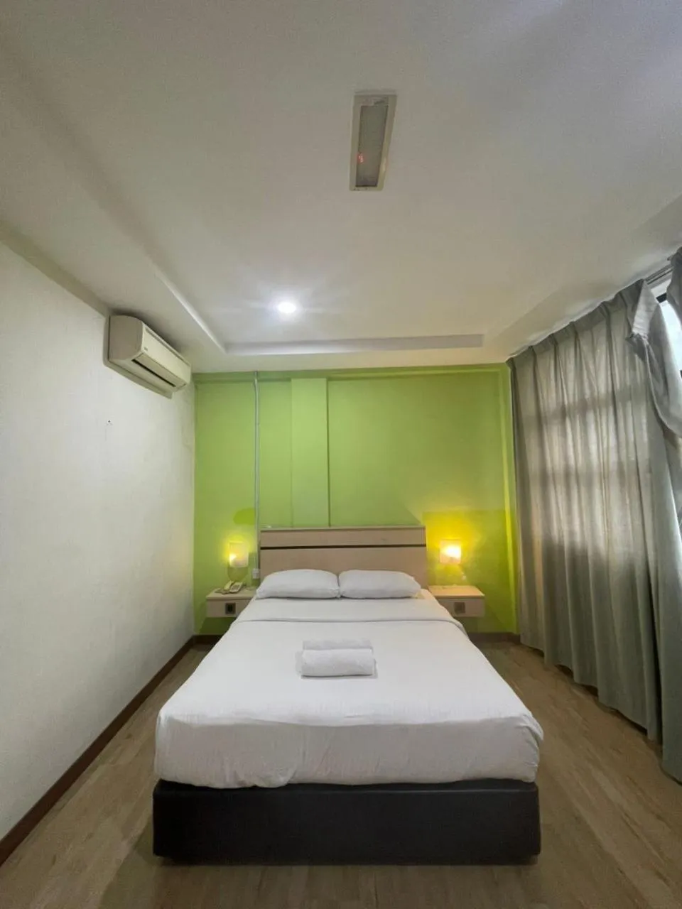 Bed in Merlin Hotel George Town Penang