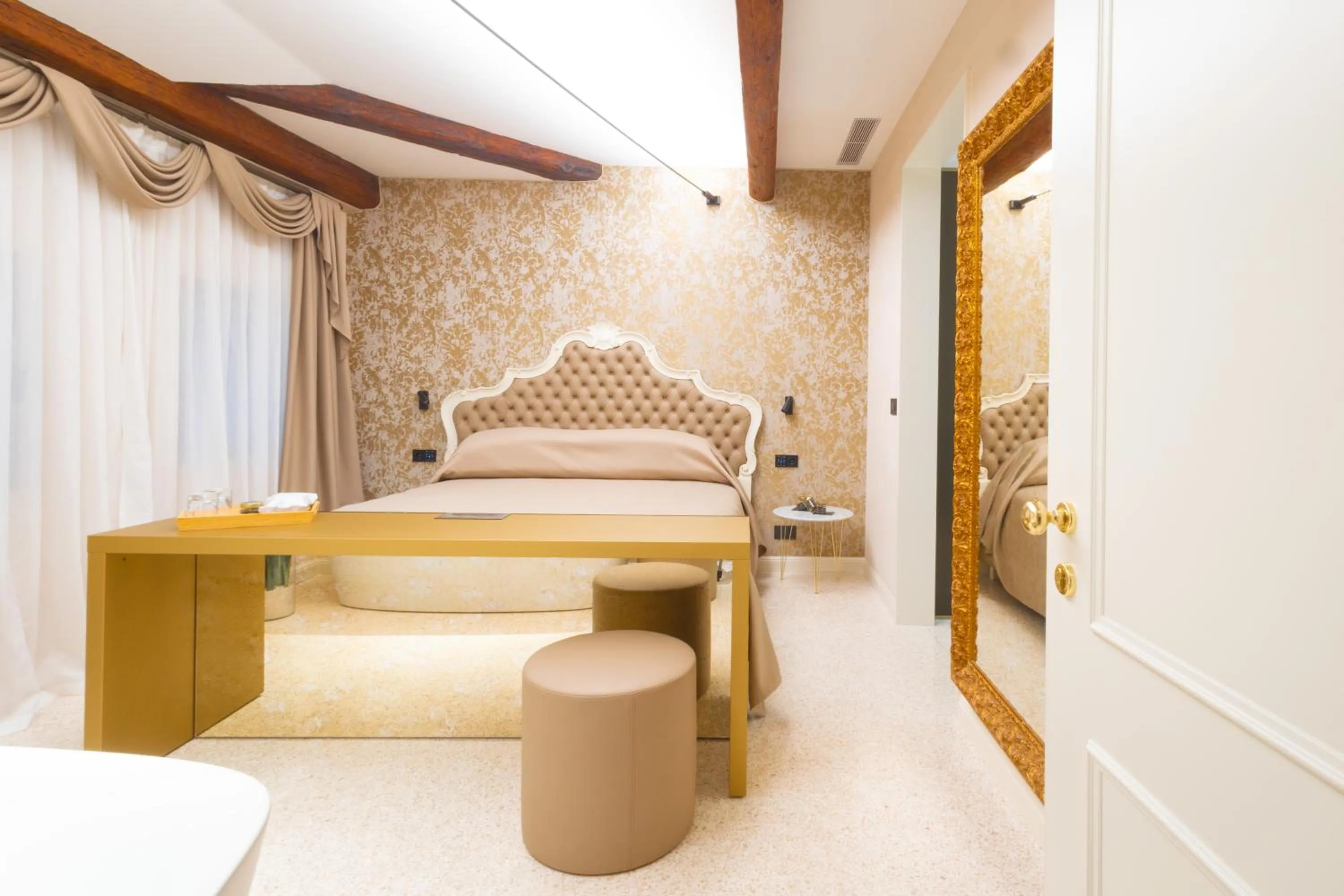 Bed in Palazzetto MyVenice