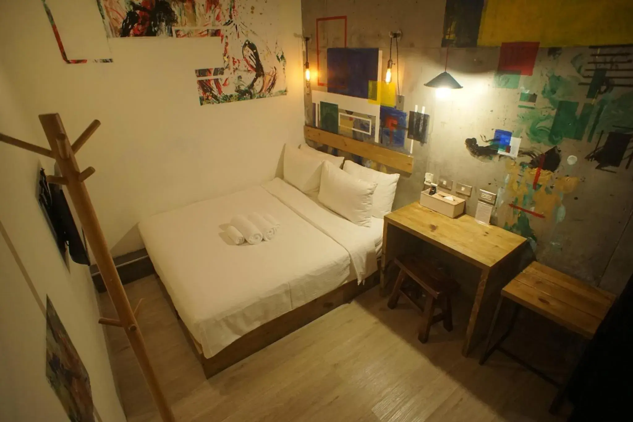 Bed in 禾裕 北車 Hey!U Bed in 禾裕 北車 Hey!U