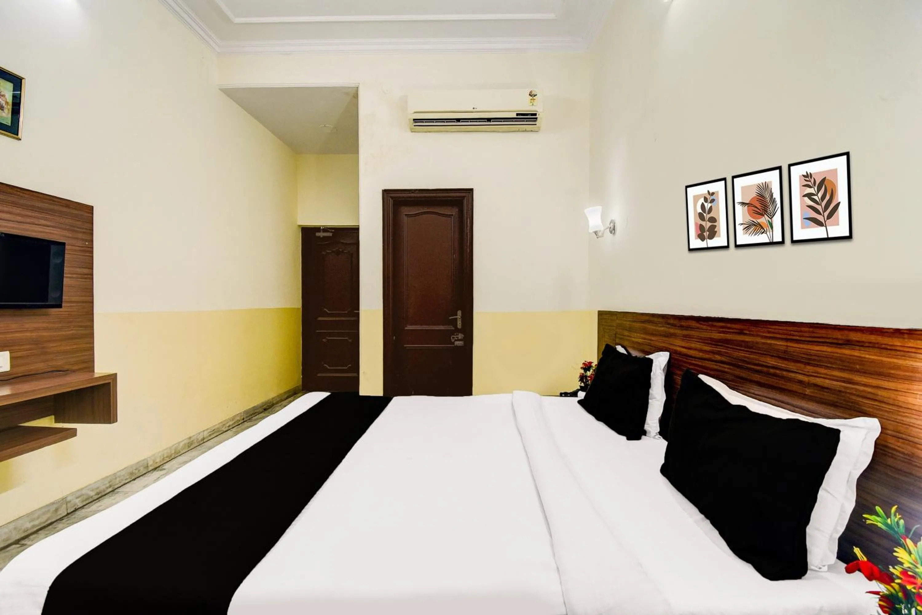Bedroom, Bed in Collection O Raja Park Jaipur Formerly Maan Heritage