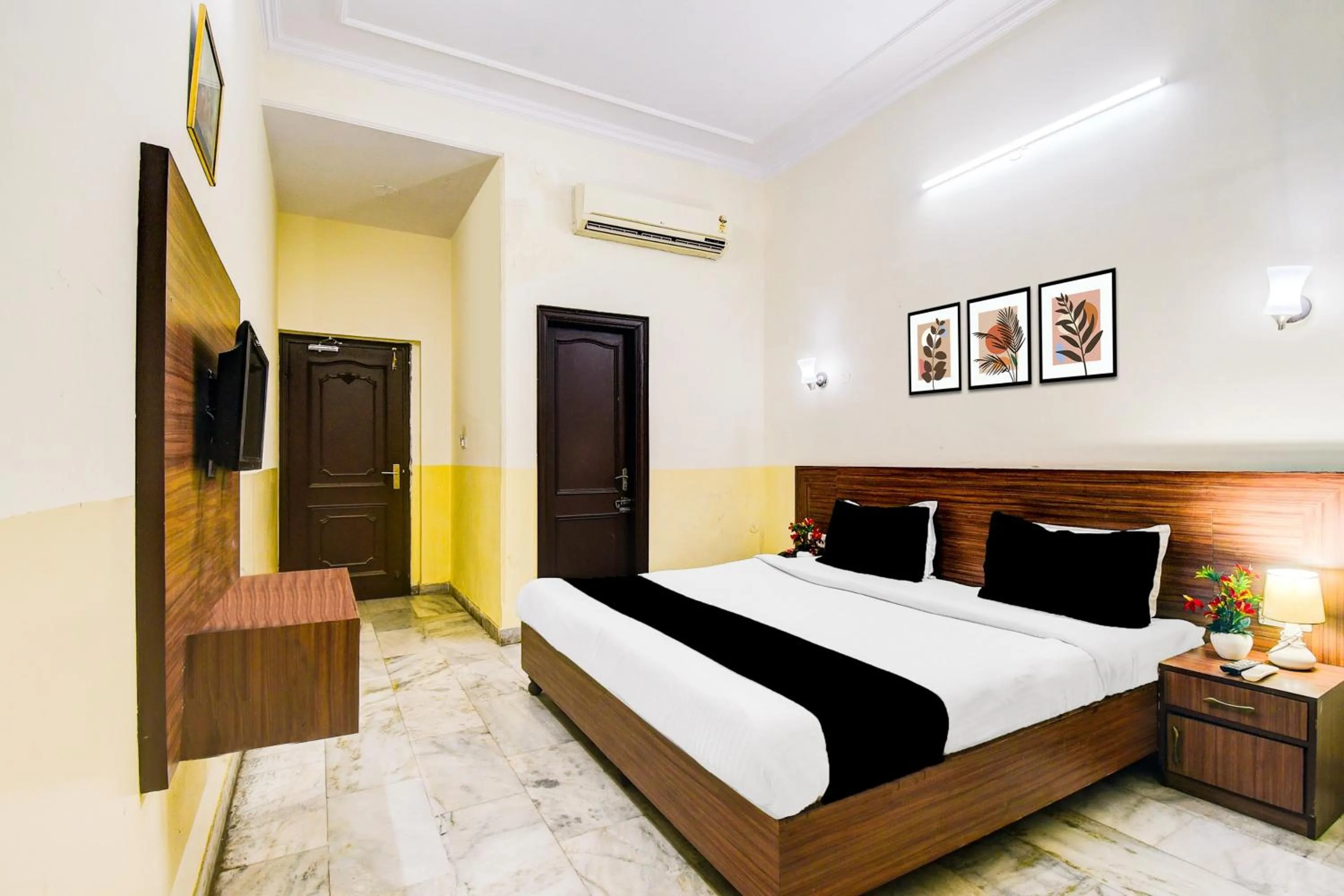 Bedroom, Bed in Collection O Raja Park Jaipur Formerly Maan Heritage