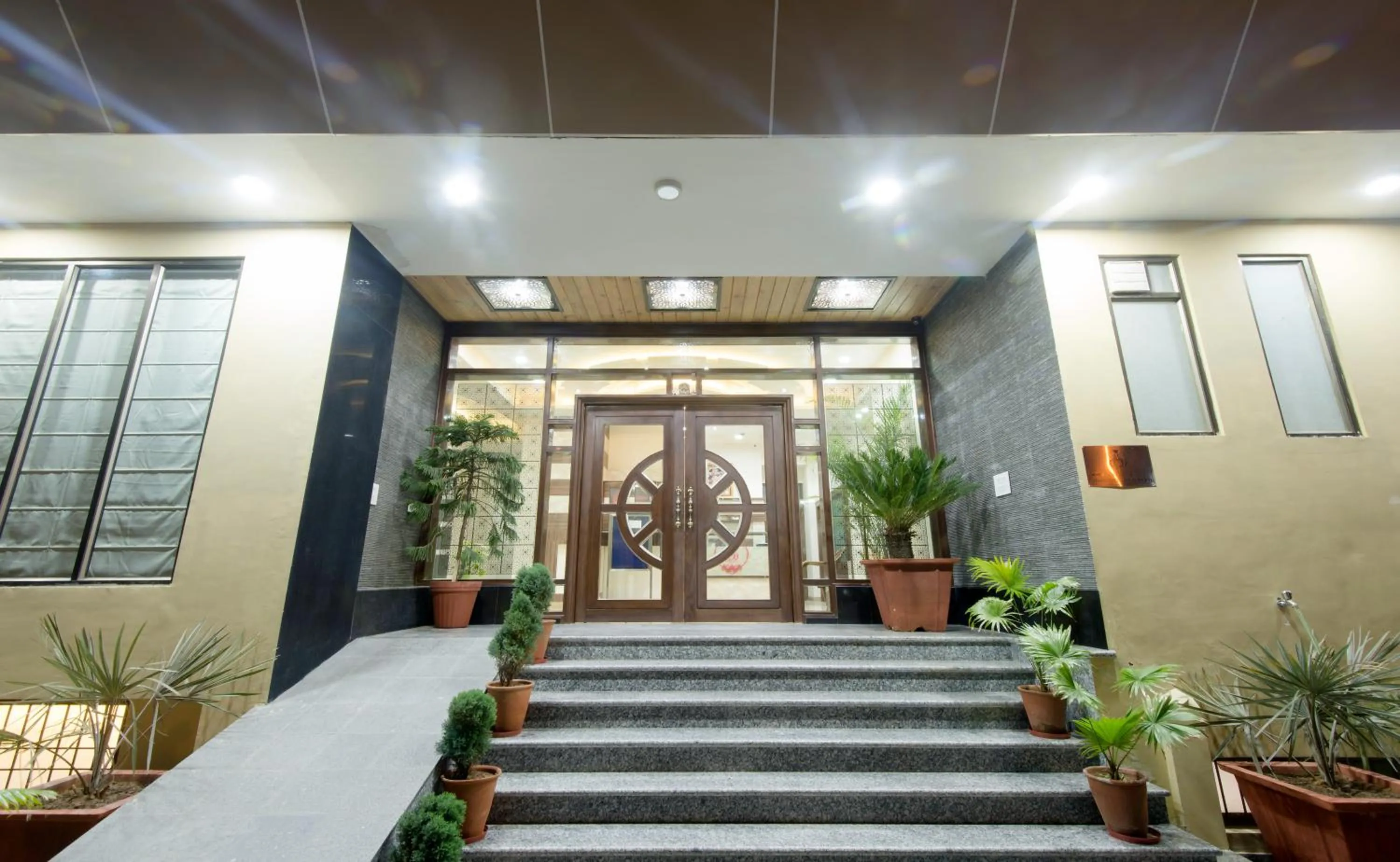 Facade/entrance in Hotel Yash Regency
