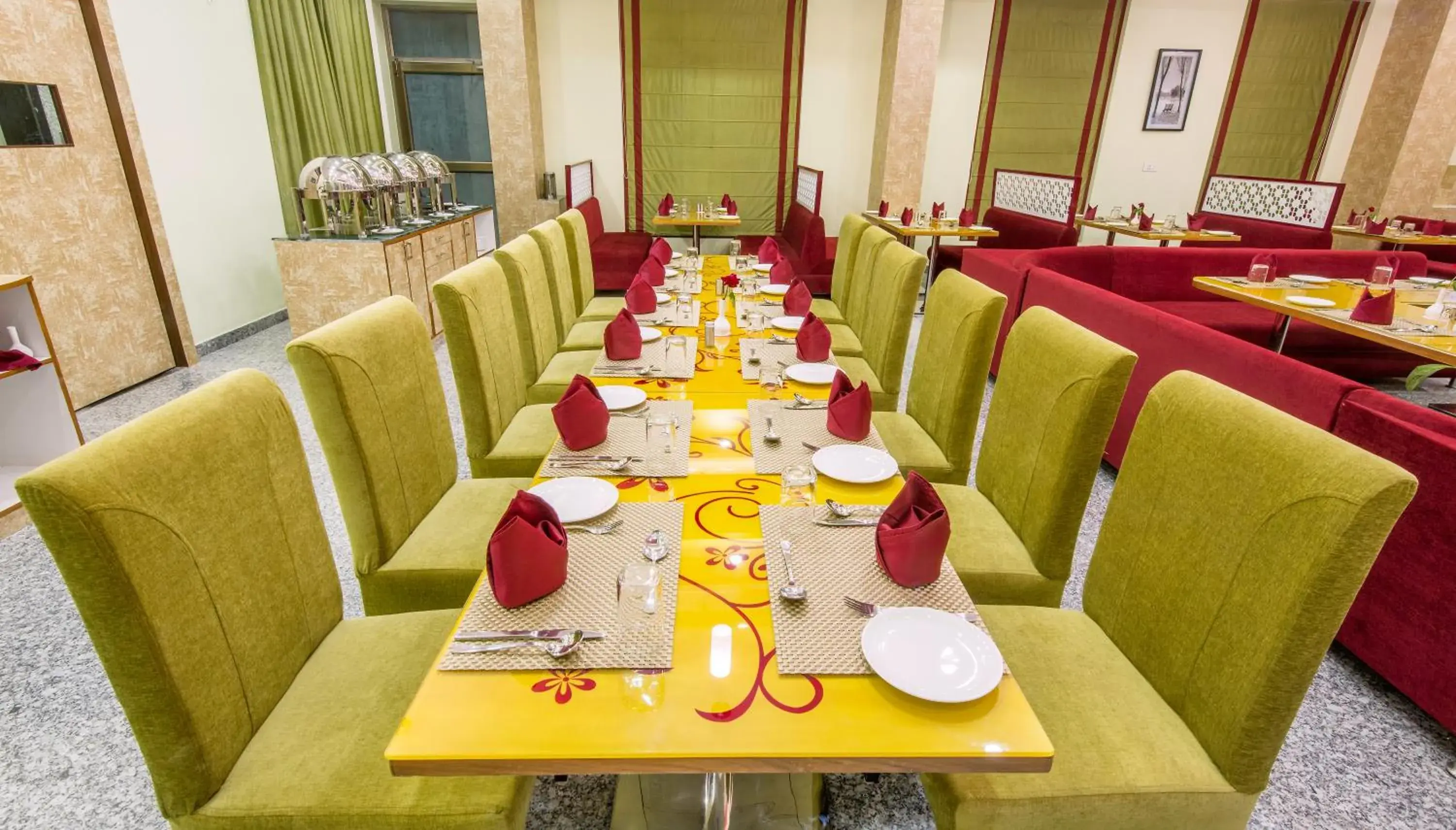 Restaurant/Places to Eat in Hotel Yash Regency Restaurant/Places to Eat in Hotel Yash Regency