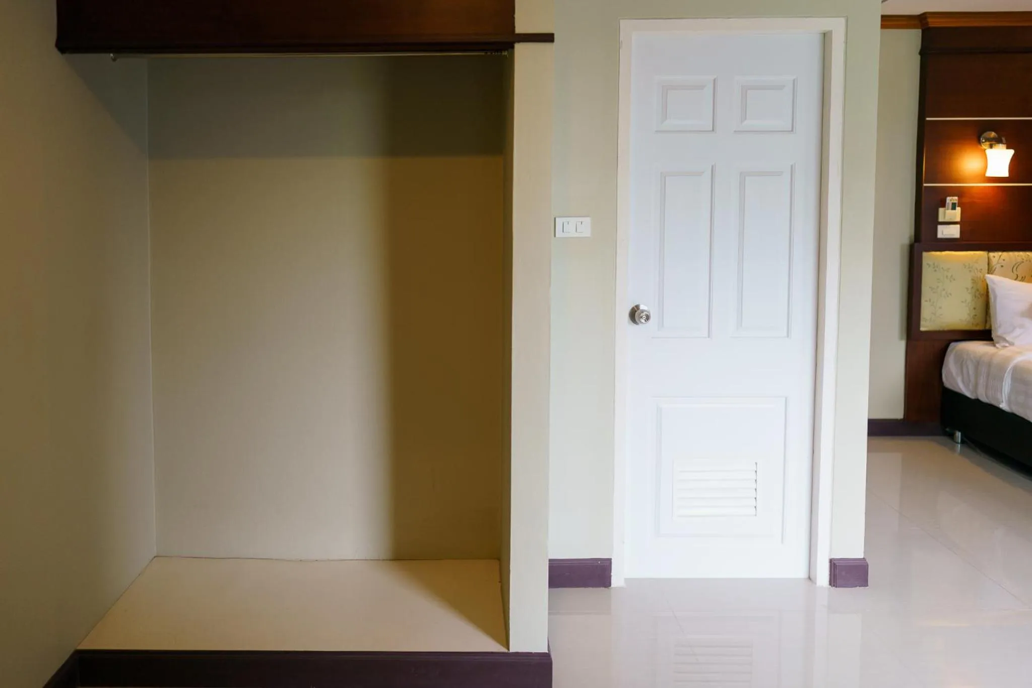 Bed in Thungtawan Hotel