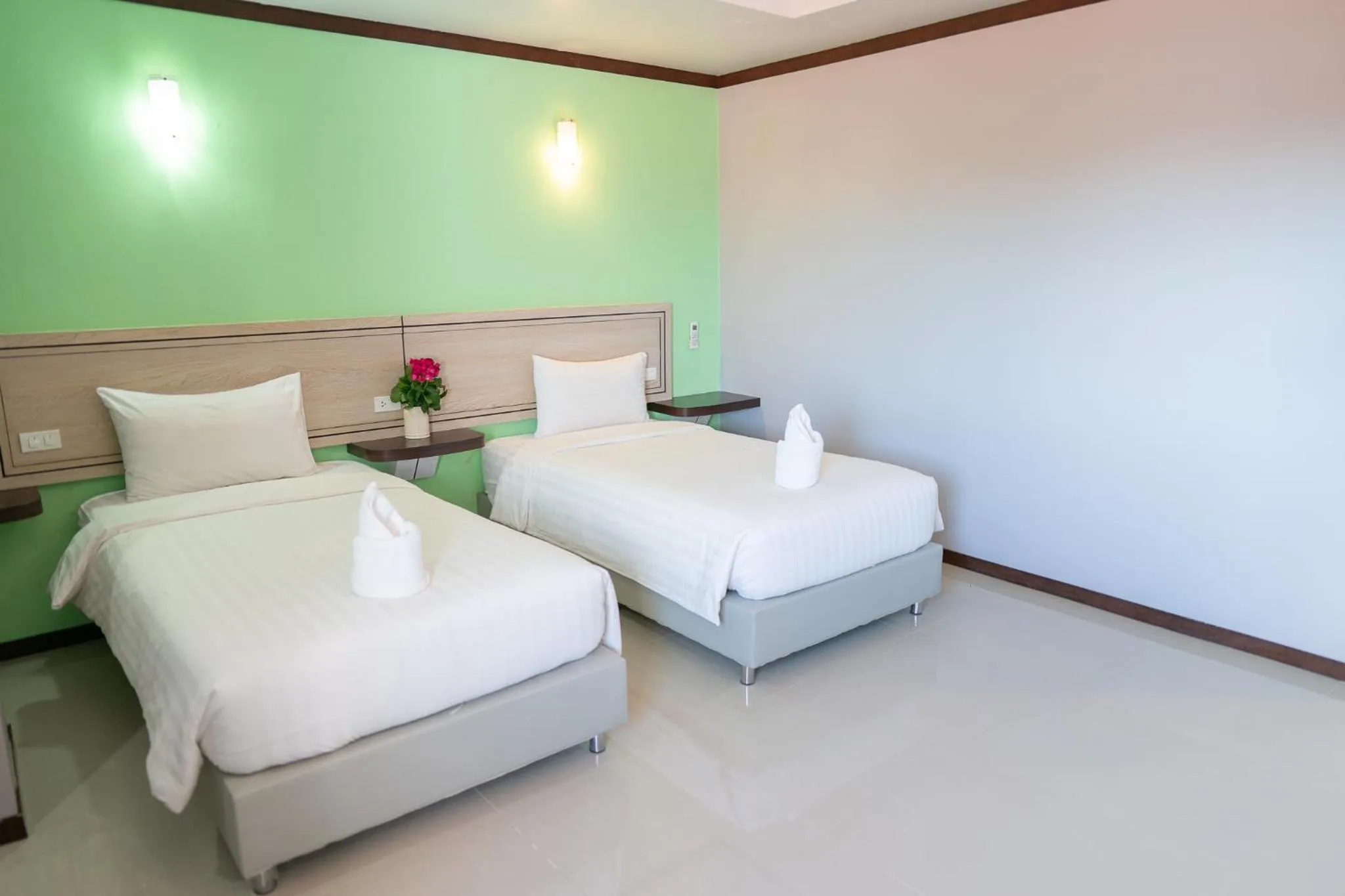 Bed in Thungtawan Hotel