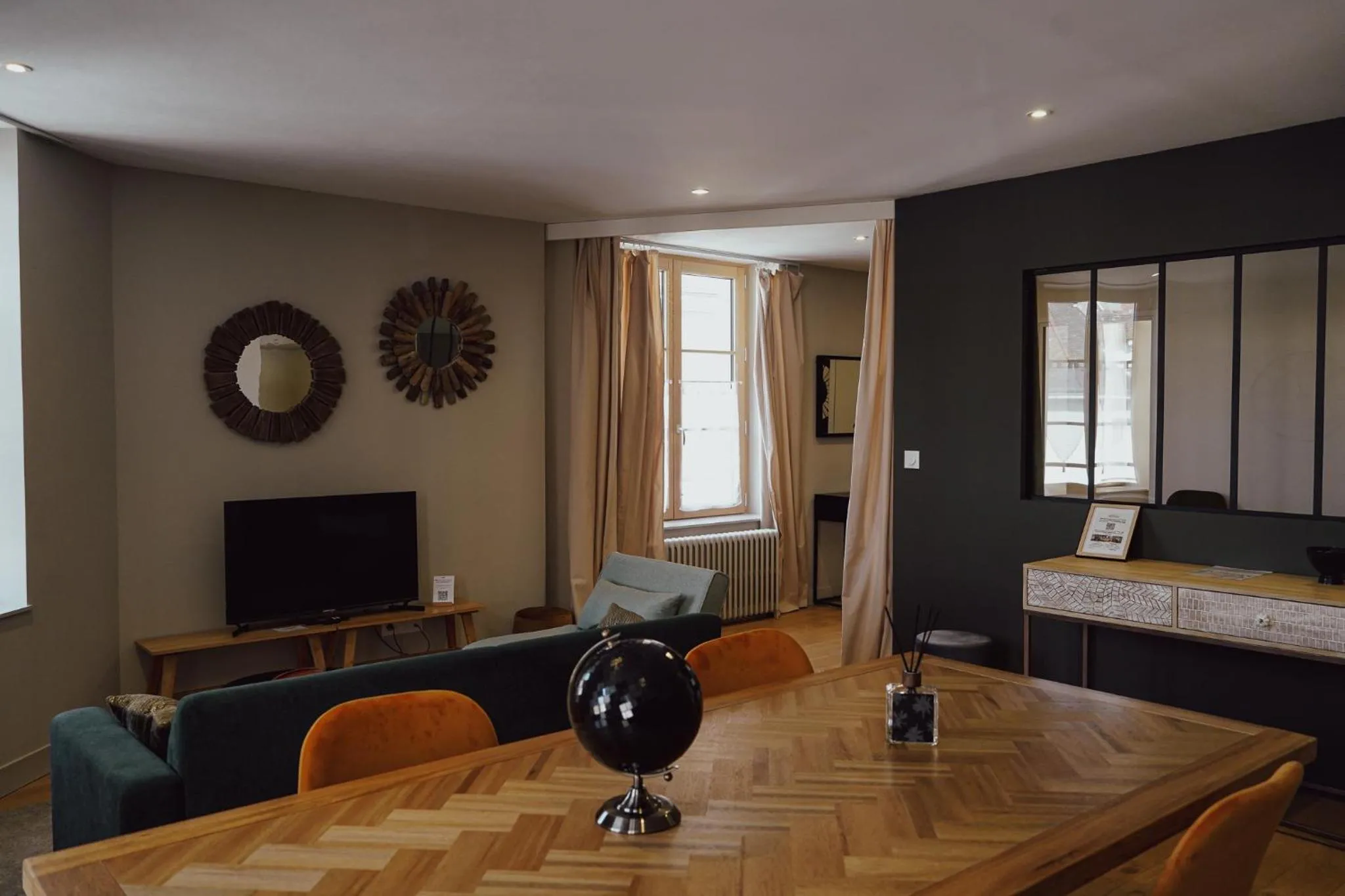 Les Suites Gueguen