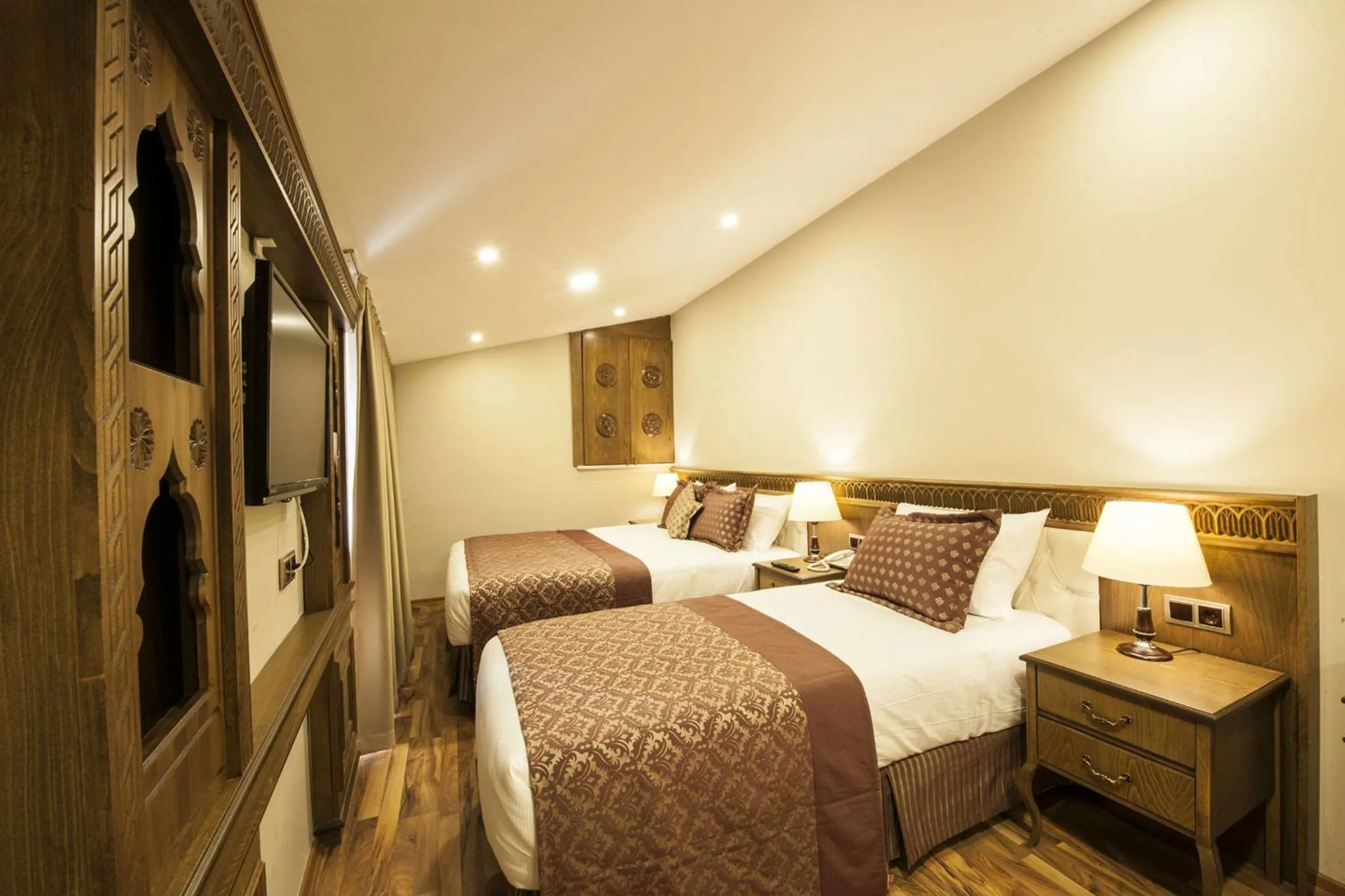 Bedroom, Bed in Hotel Ney