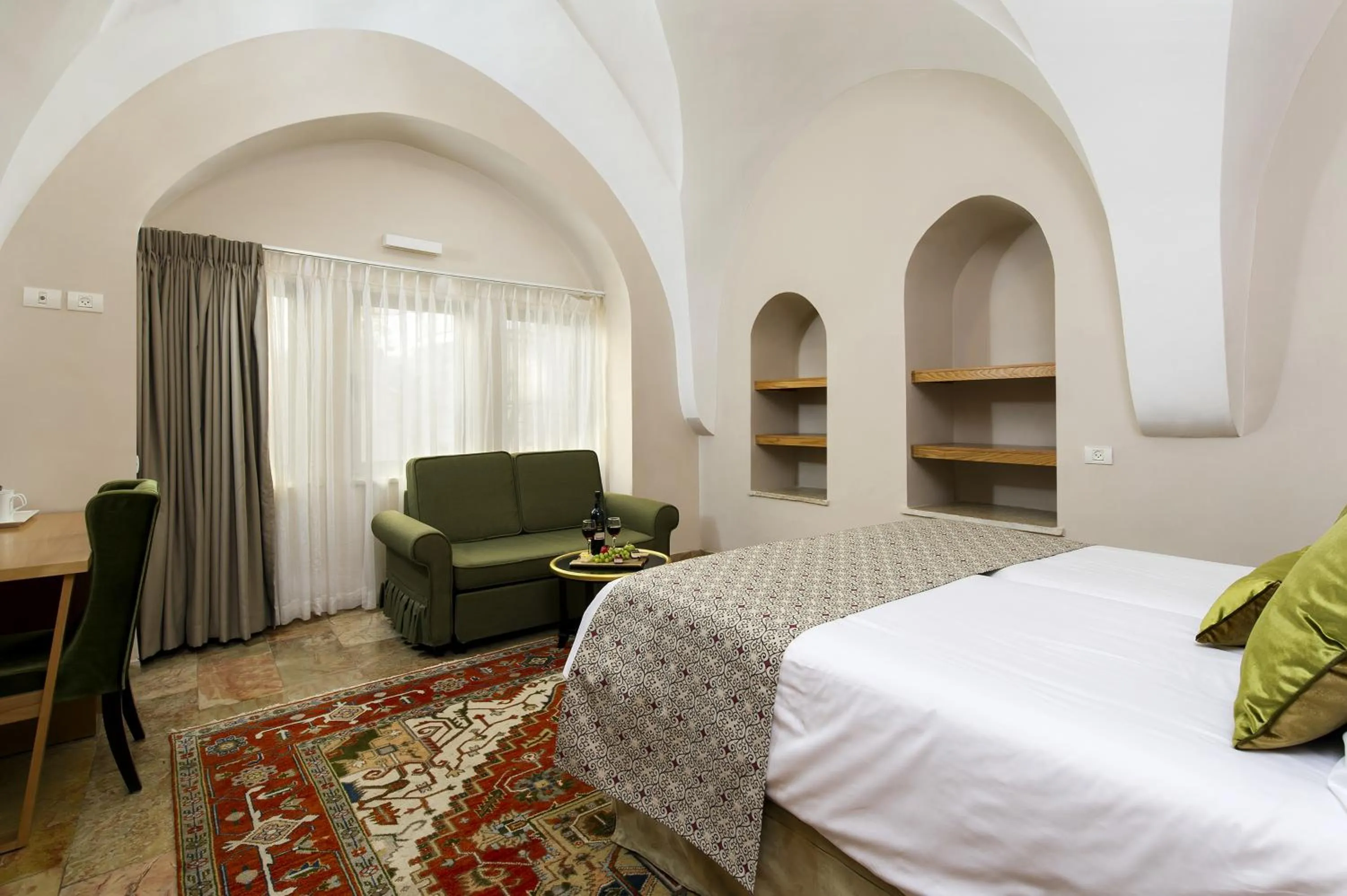 Living room, Bed in The Sephardic House Hotel in The Jewish Quarter