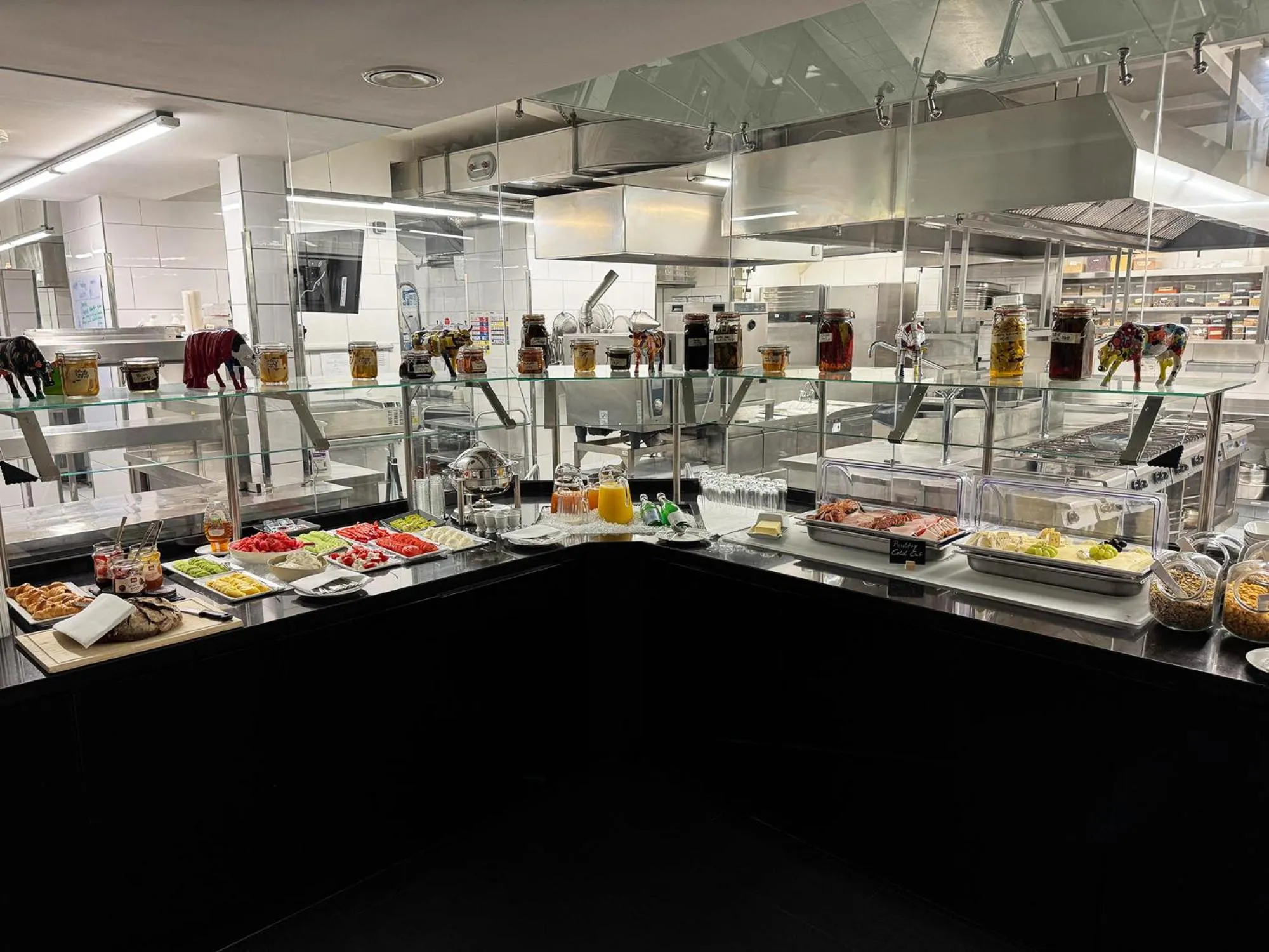 Buffet breakfast in Hotel im Haus zur Hanse