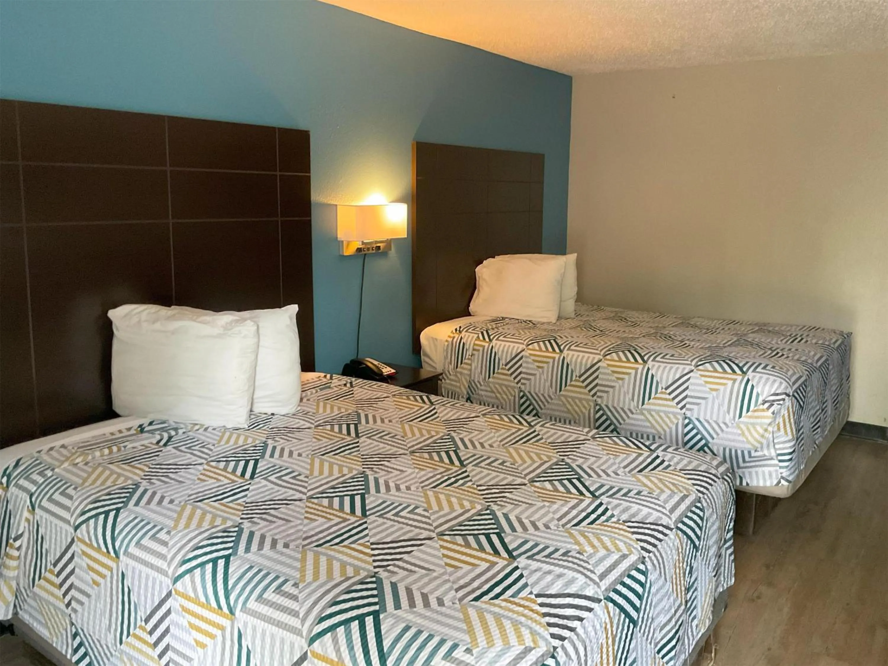 Bedroom, Bed in Motel 6 Baton Rouge East, LA I12
