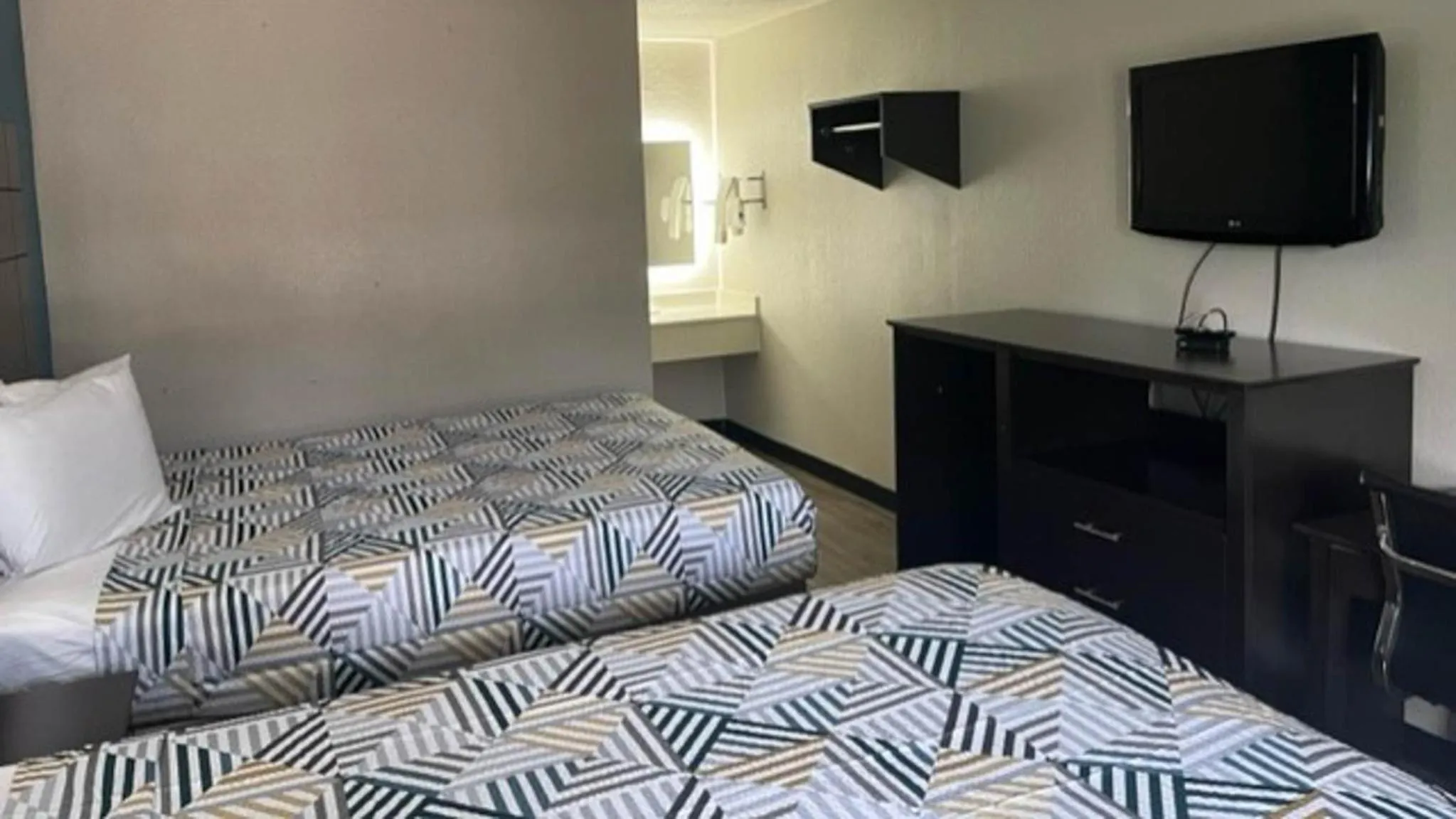 Bedroom, Bed in Motel 6 Baton Rouge East, LA I12