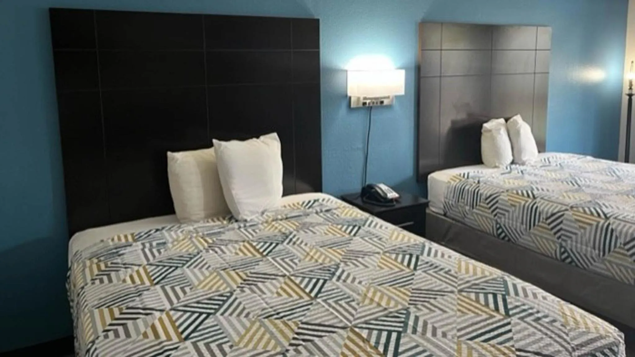 Bedroom, Bed in Motel 6 Baton Rouge East, LA I12