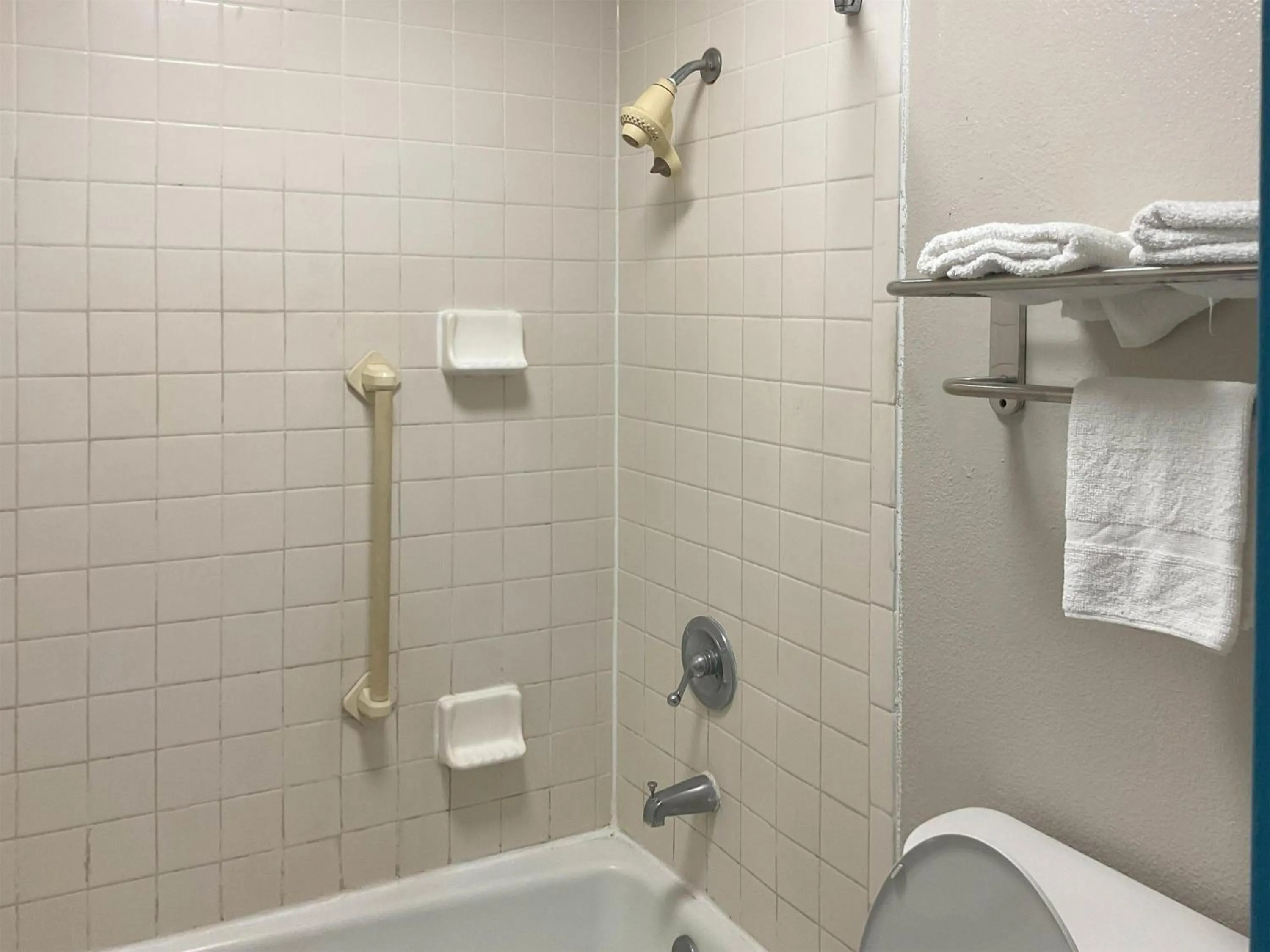 Bathroom in Motel 6 Baton Rouge East, LA I12