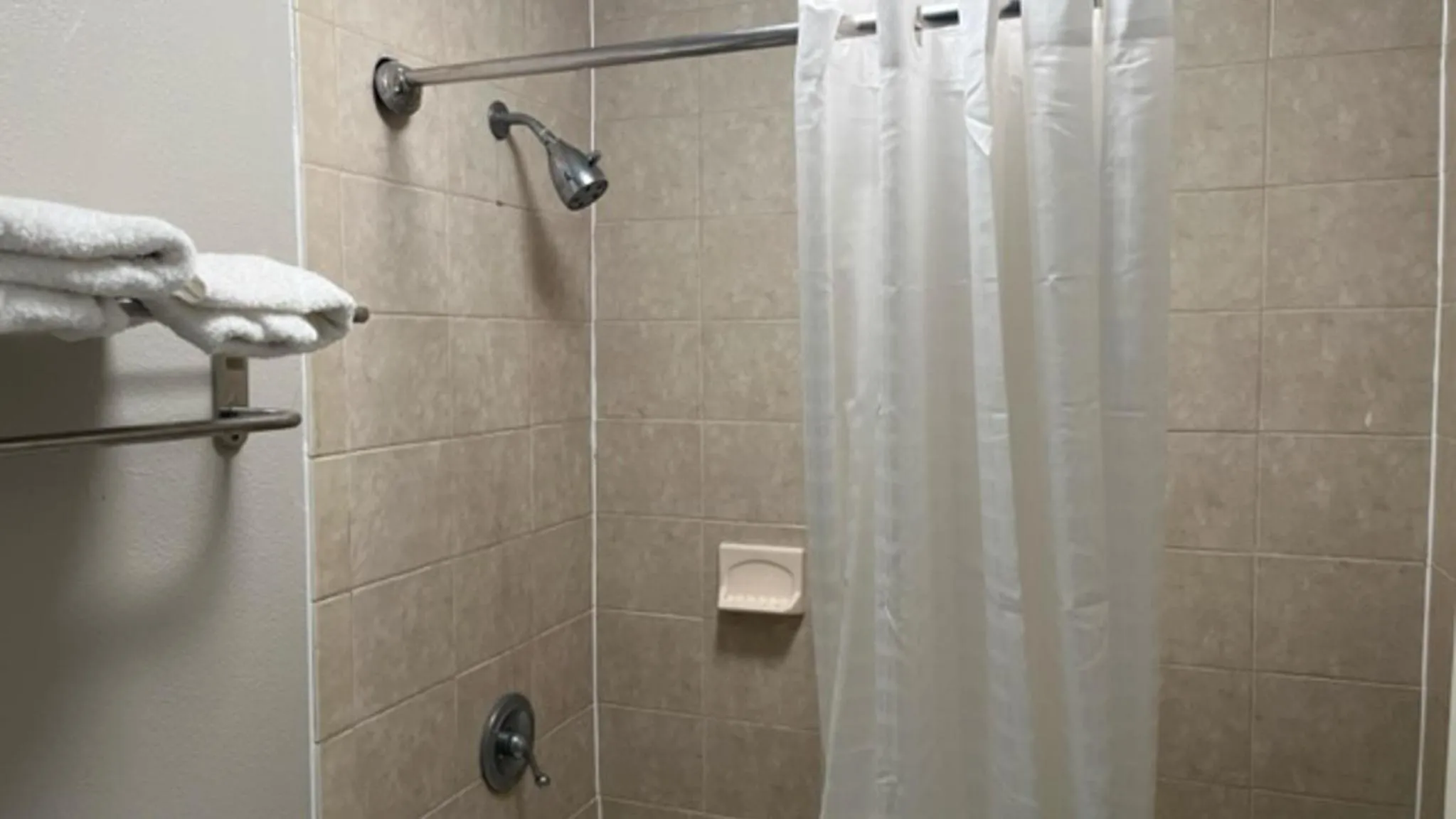 Bathroom in Motel 6 Baton Rouge East, LA I12