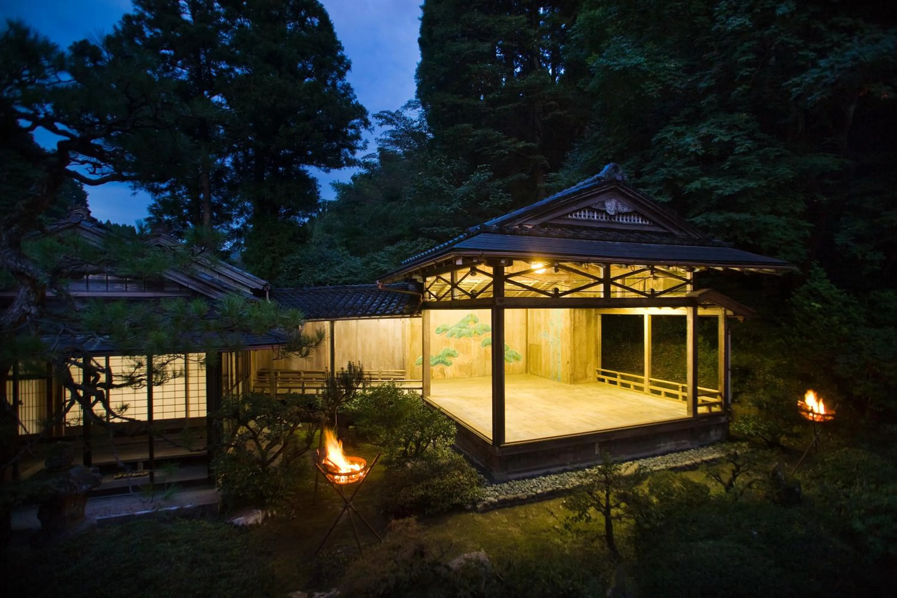 Facade/entrance in Motoyu Ishiya