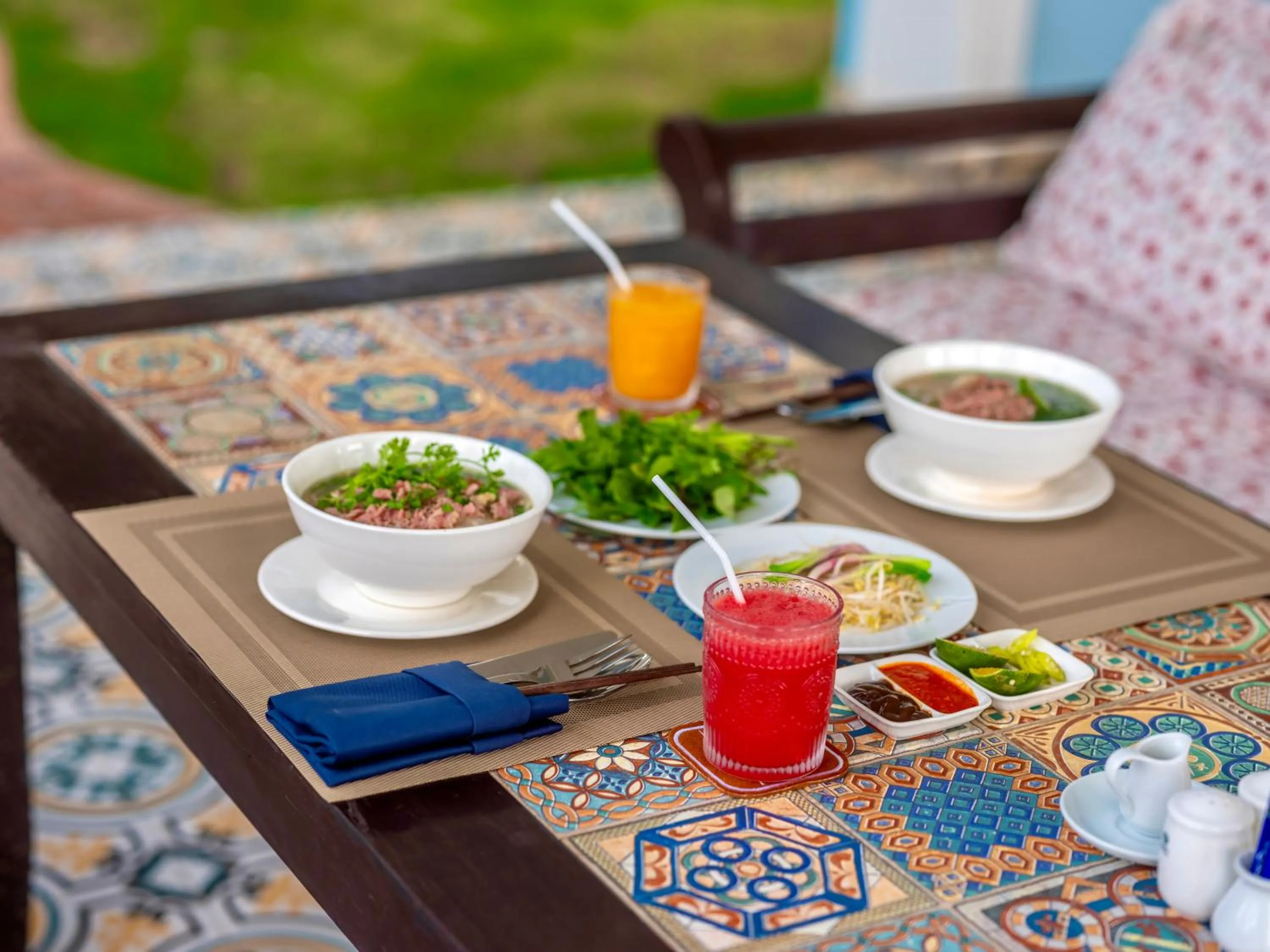 Food and drinks in Grace Boutique Resort