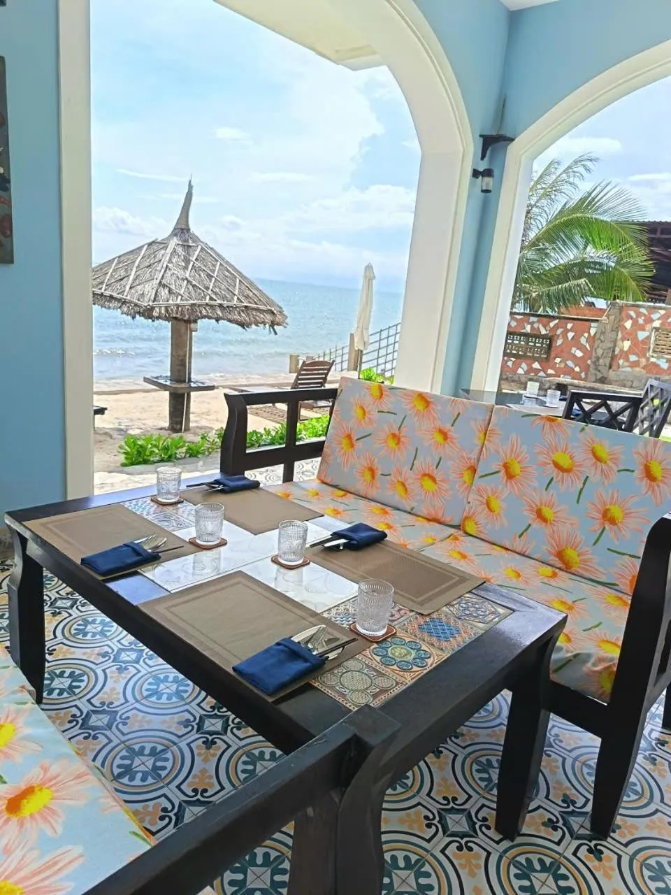 Restaurant/places to eat in Grace Boutique Resort