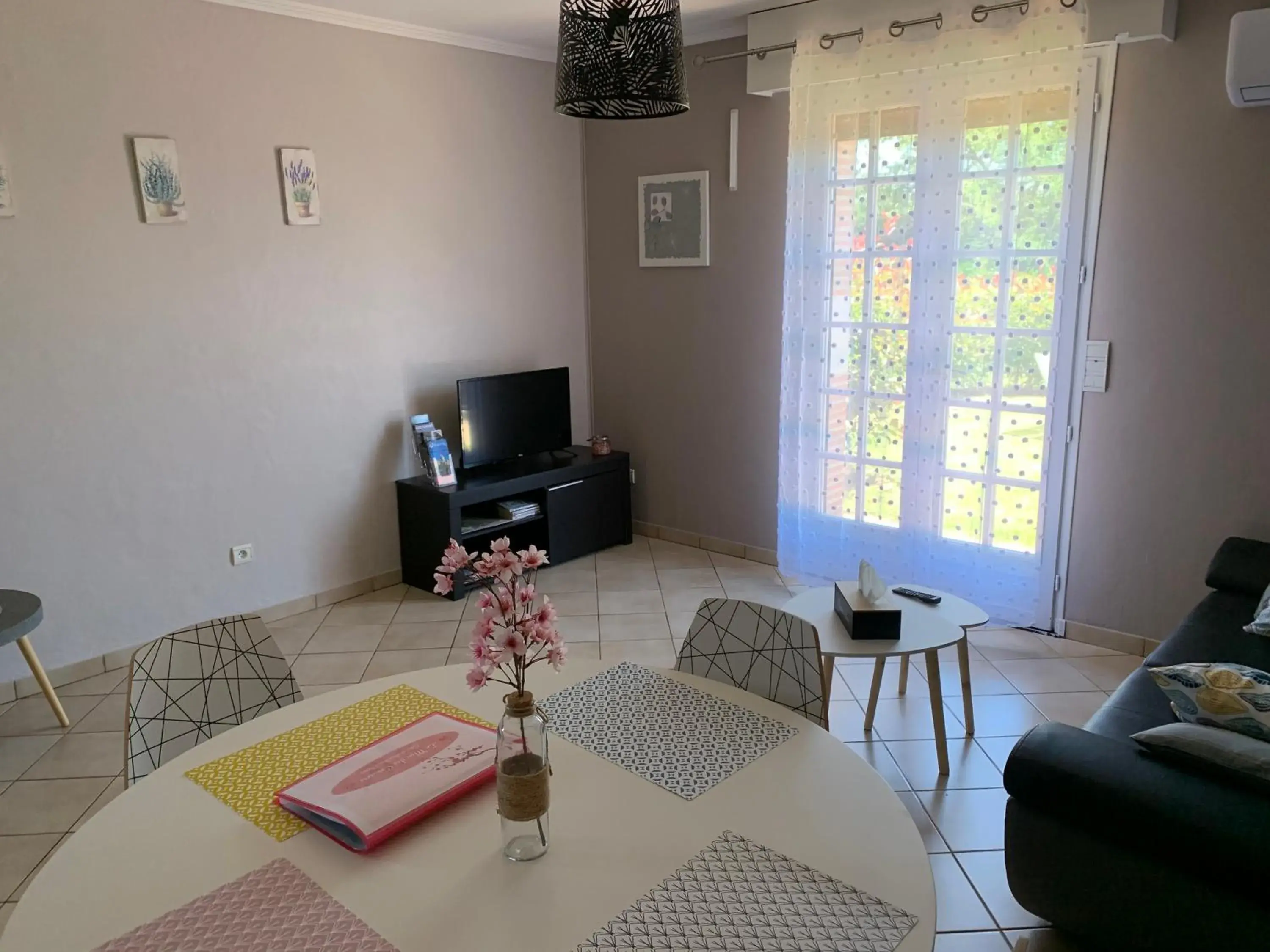 Apartment with Garden View in le mas des cerisiers le temple sur lot Apartment with Garden View in le mas des cerisiers le temple sur lot
