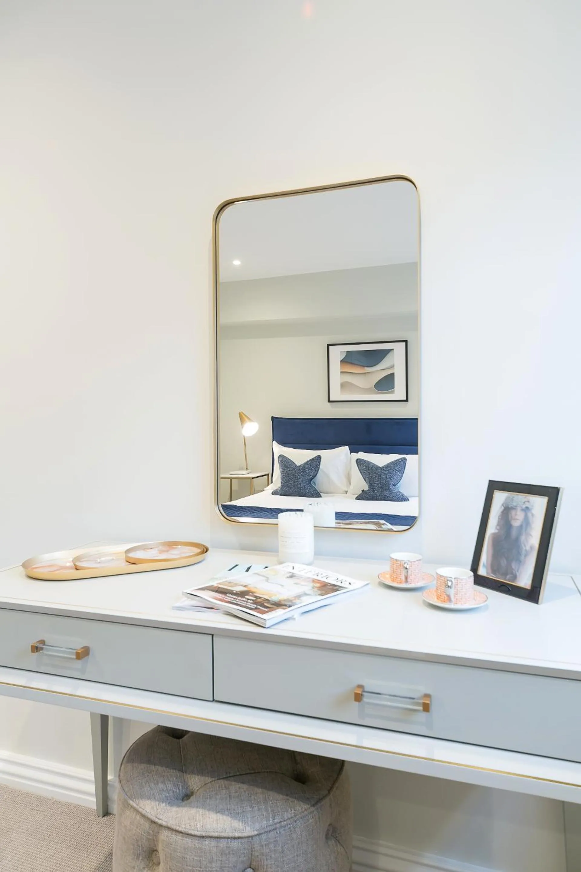 Bedroom, Bed in Urban Chic - Drury