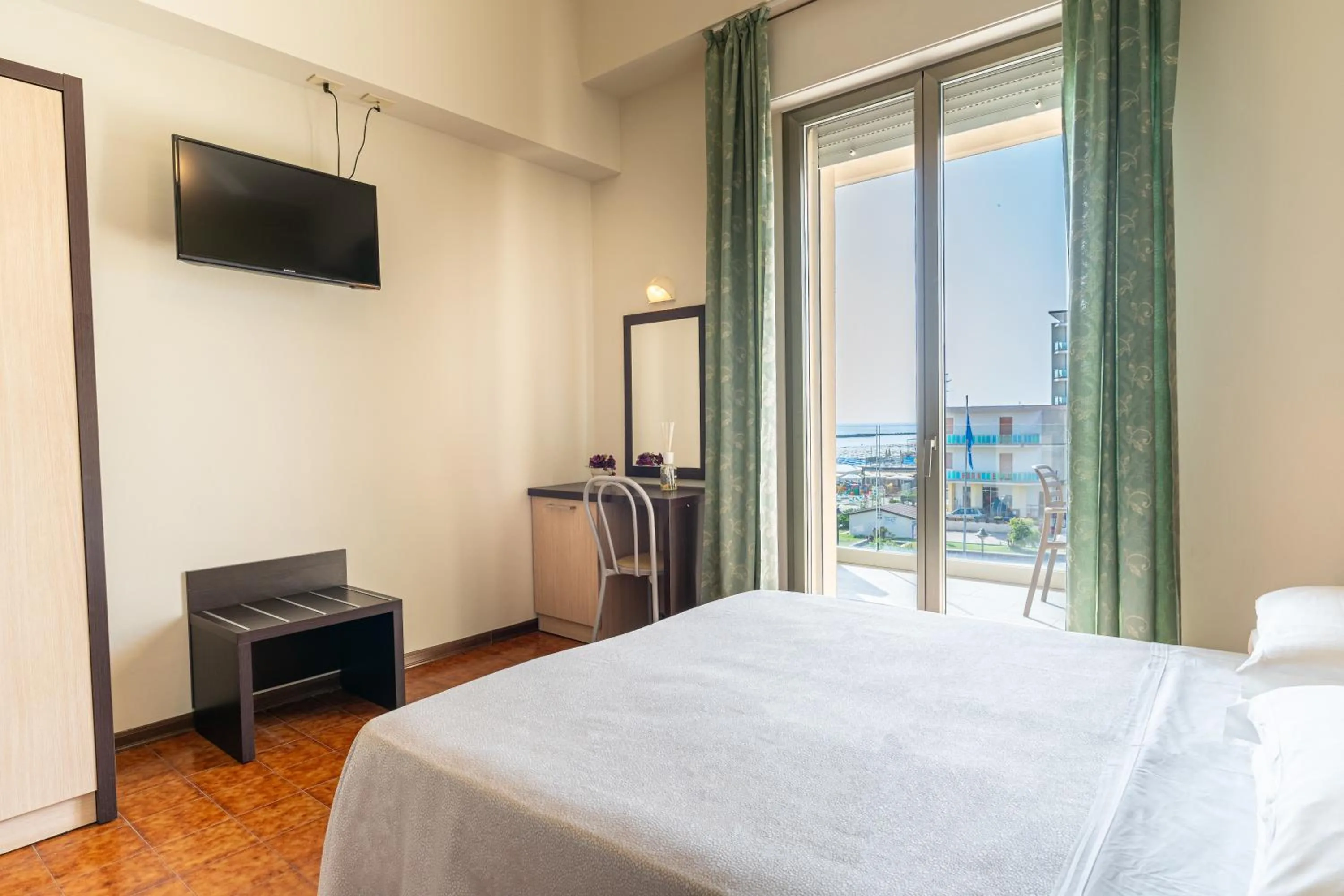 Balcony/Terrace, Bed in Miomar Beach Hotel