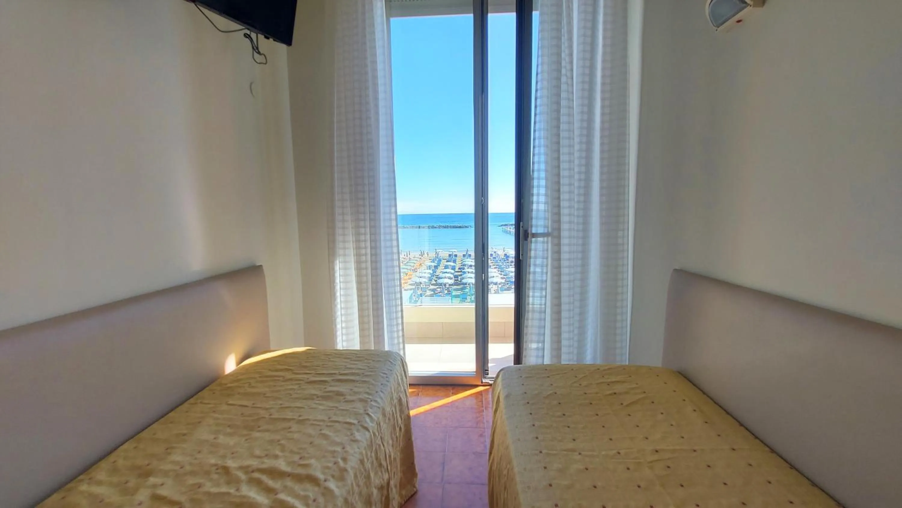Bedroom, Bed in Miomar Beach Hotel