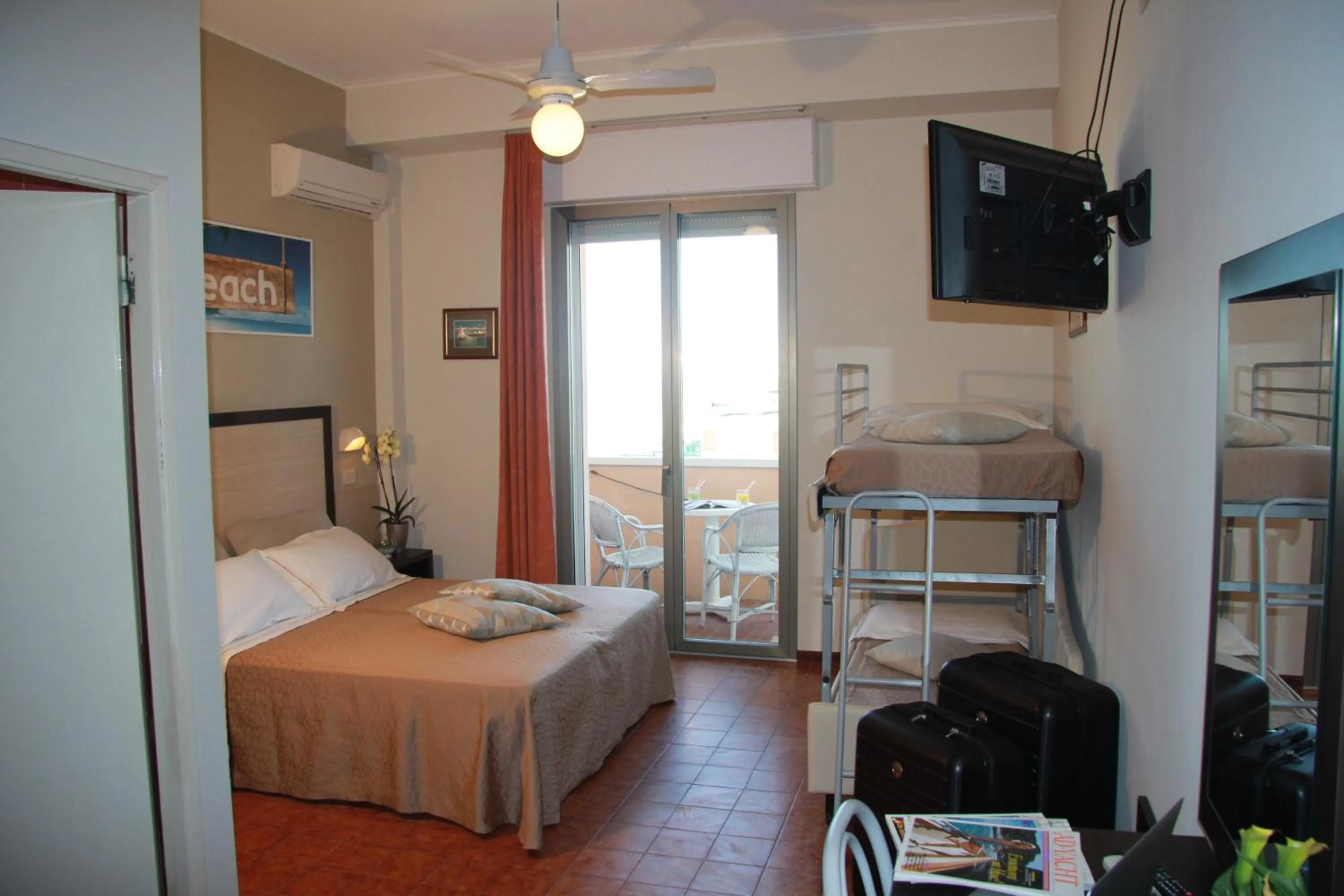 TV and multimedia, Bed in Miomar Beach Hotel