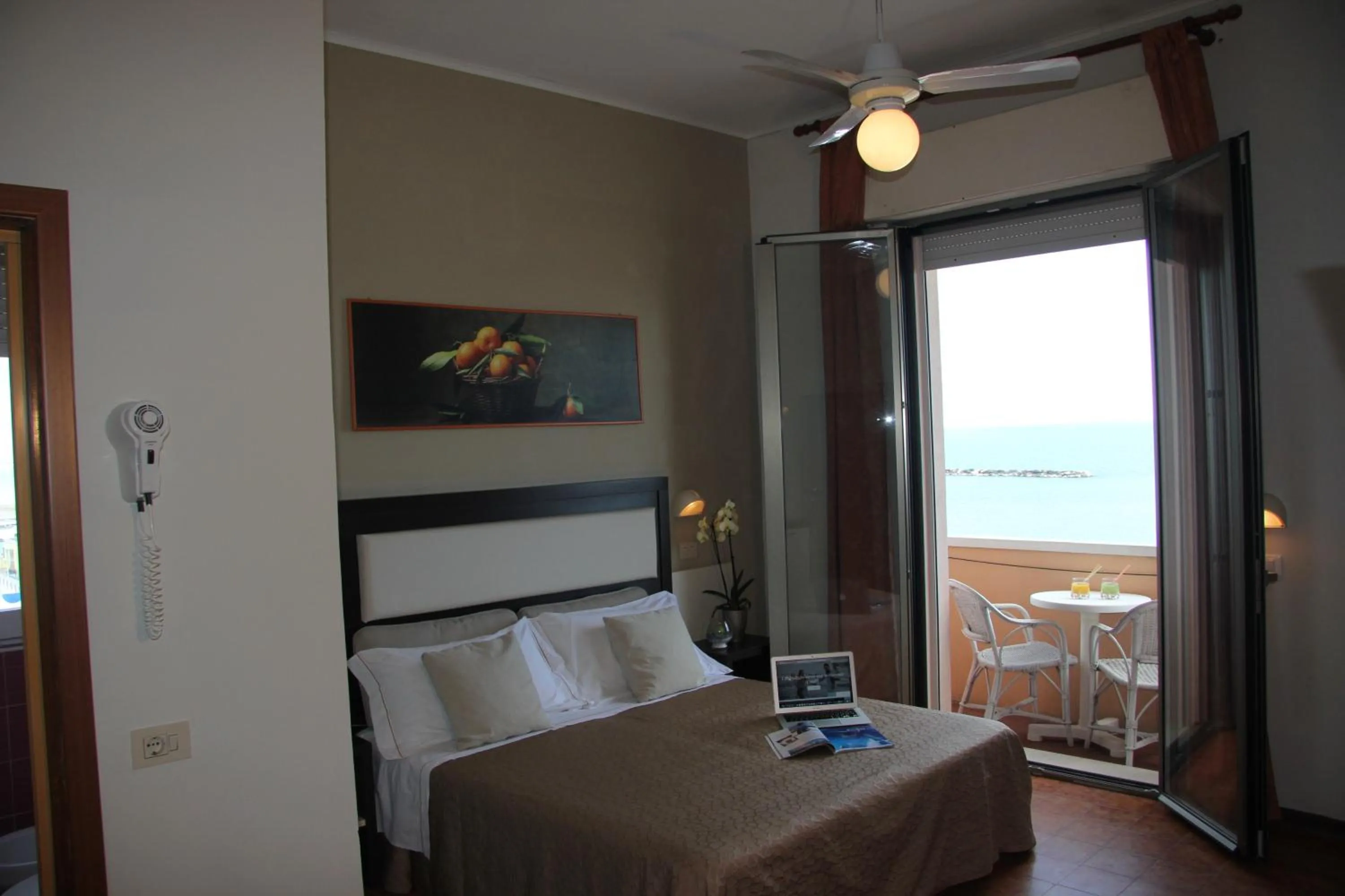 Bedroom, Bed in Miomar Beach Hotel