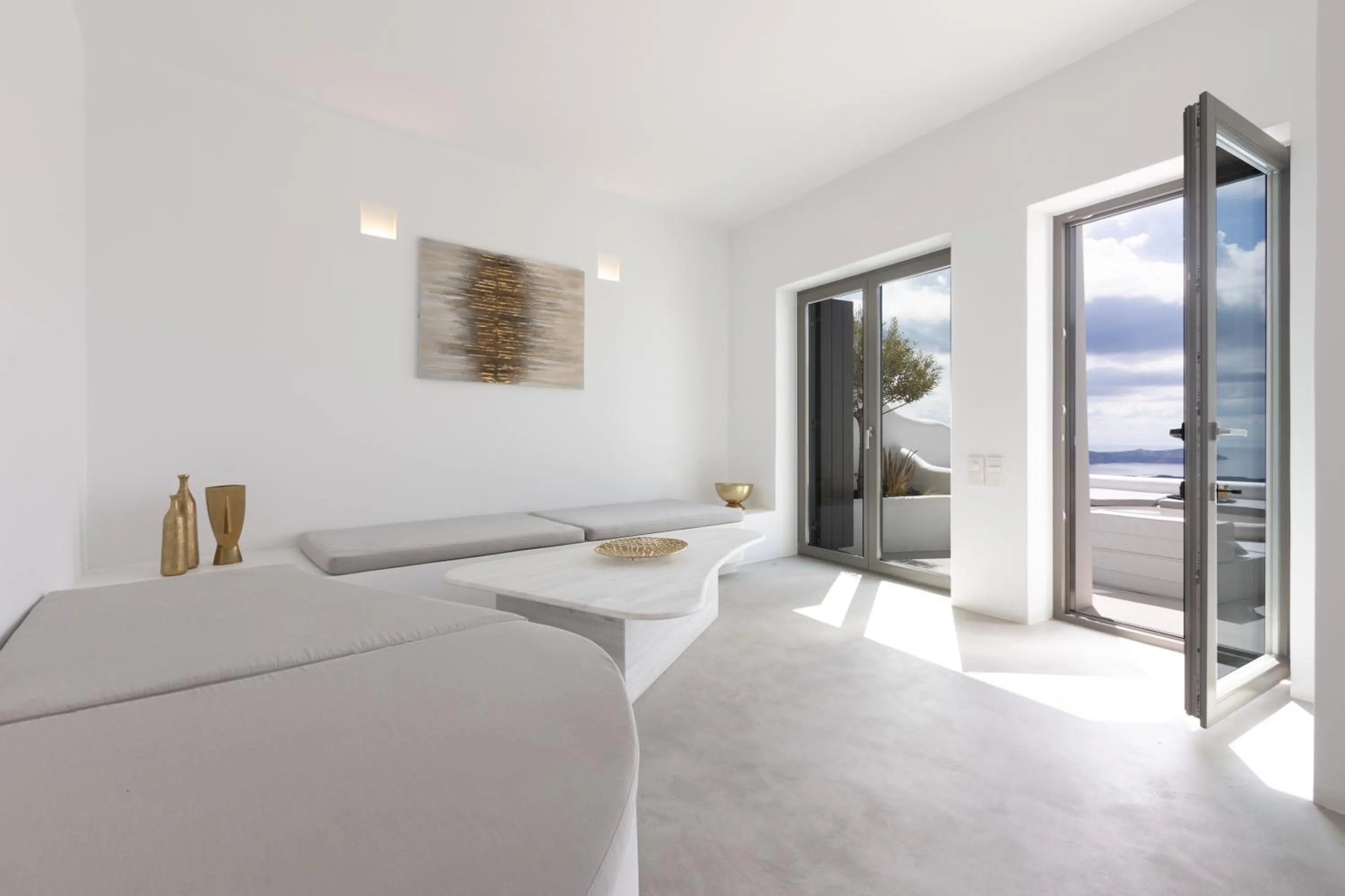 Photo of the whole room, Bed in Heavens Edge