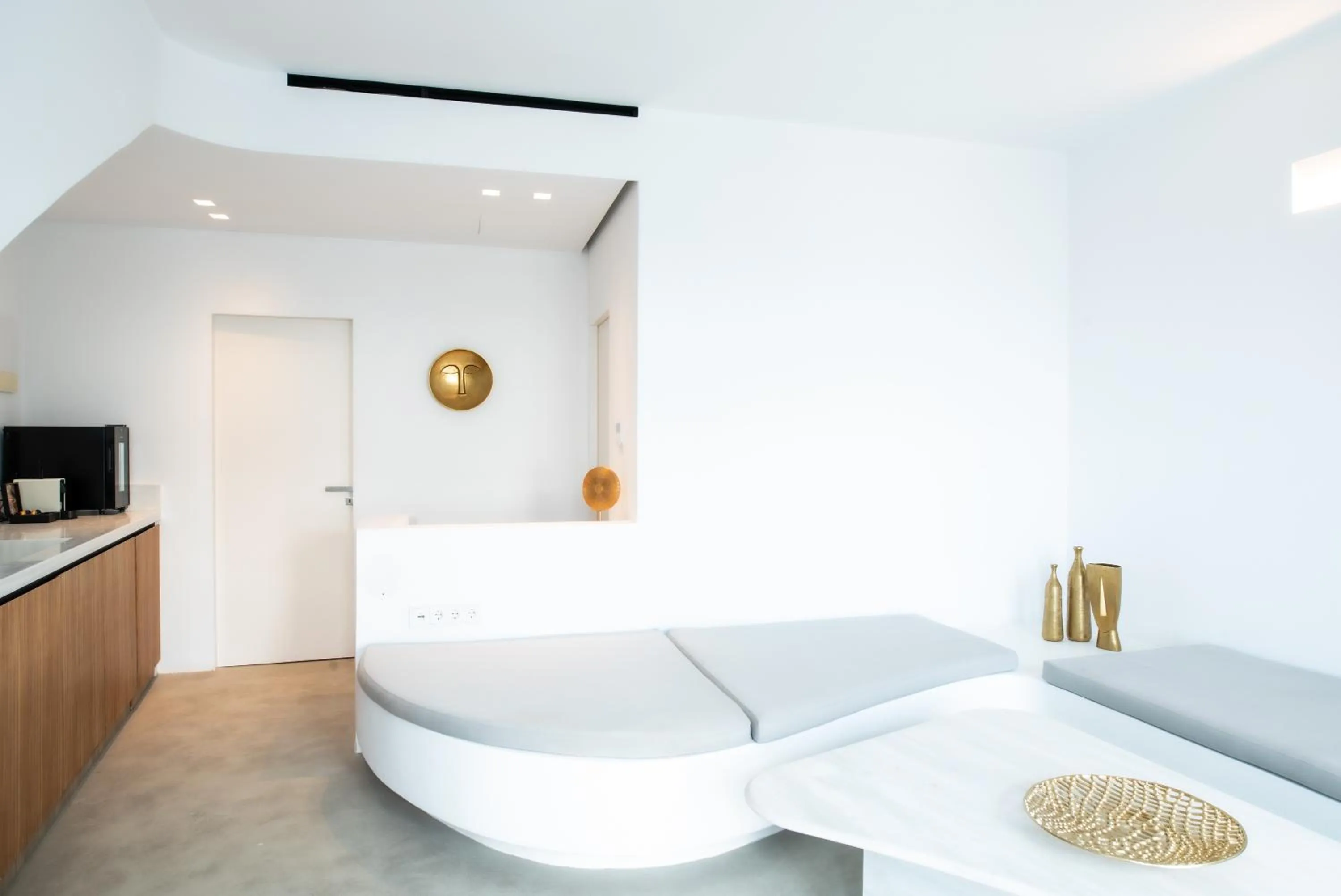 Photo of the whole room in Heavens Edge