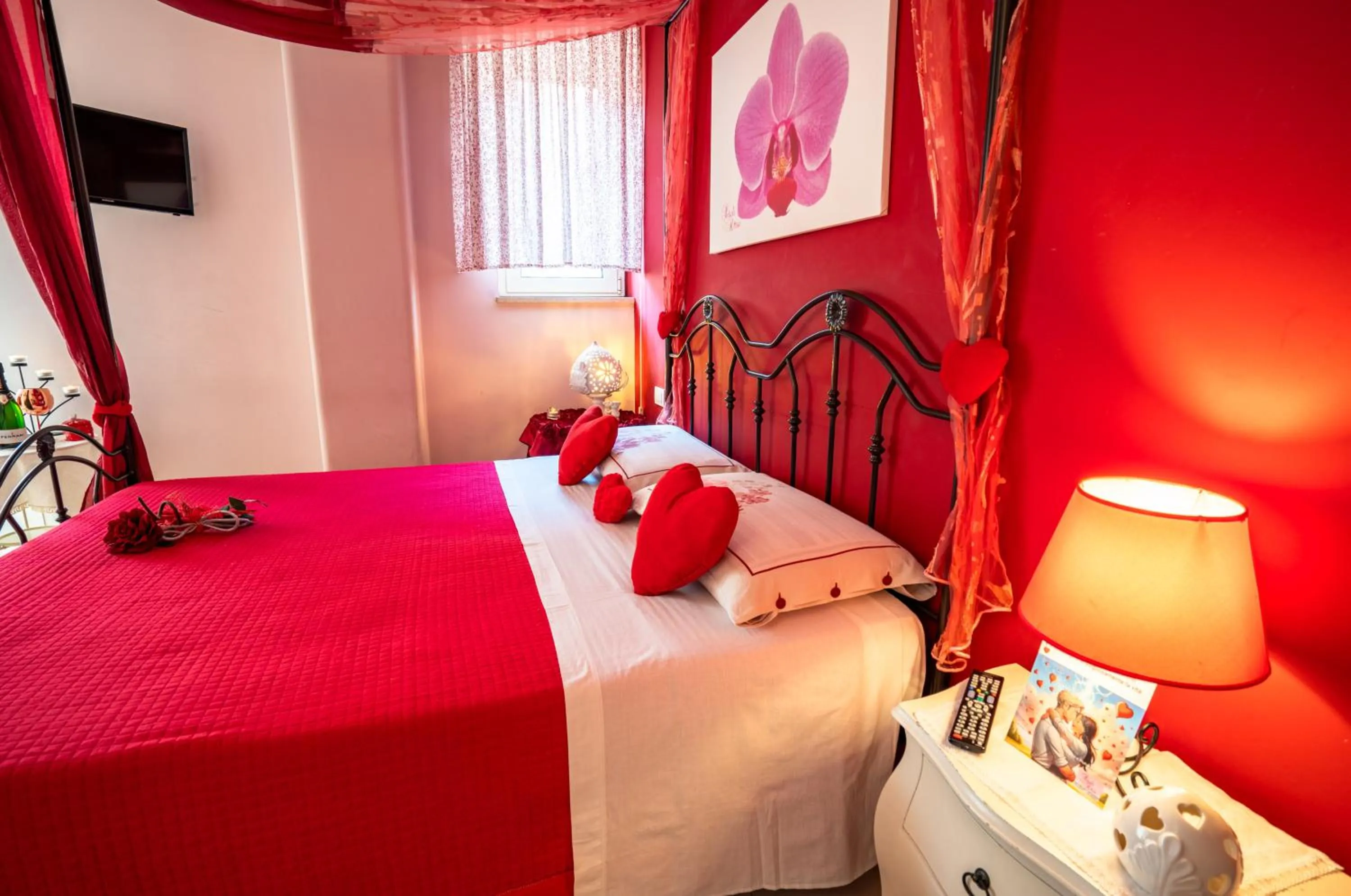 Bed in Petali Rosa