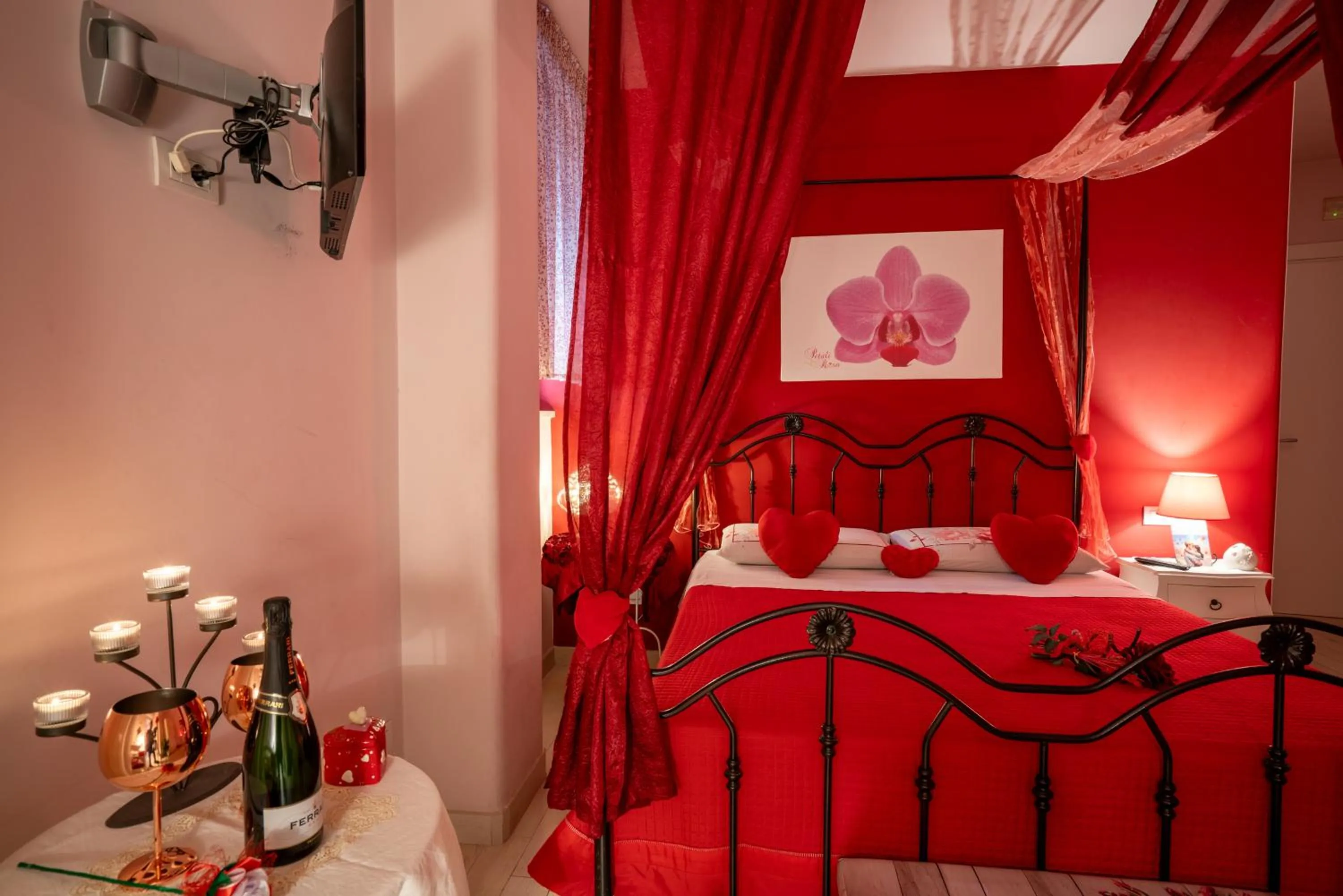 Bed in Petali Rosa
