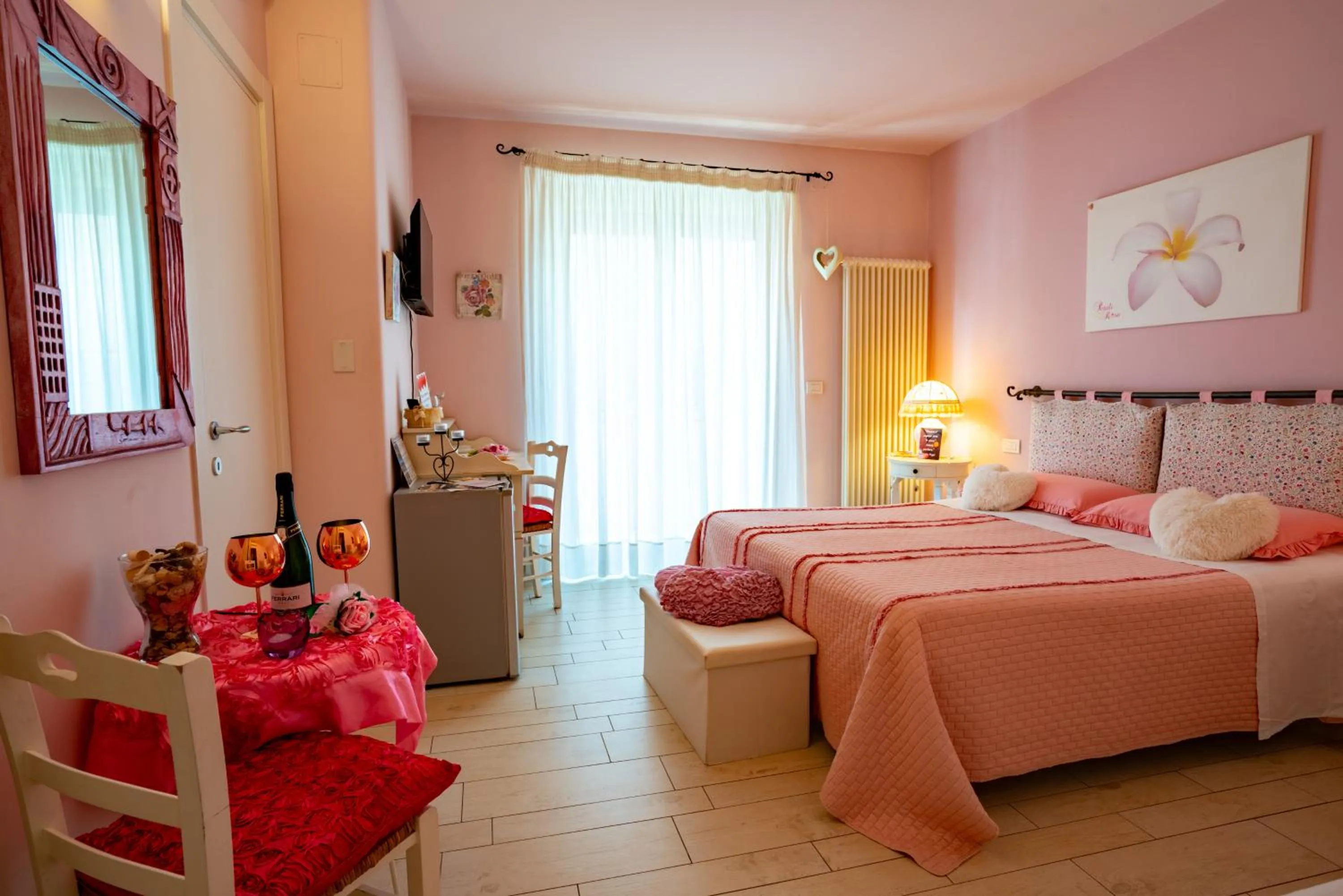 Bed in Petali Rosa