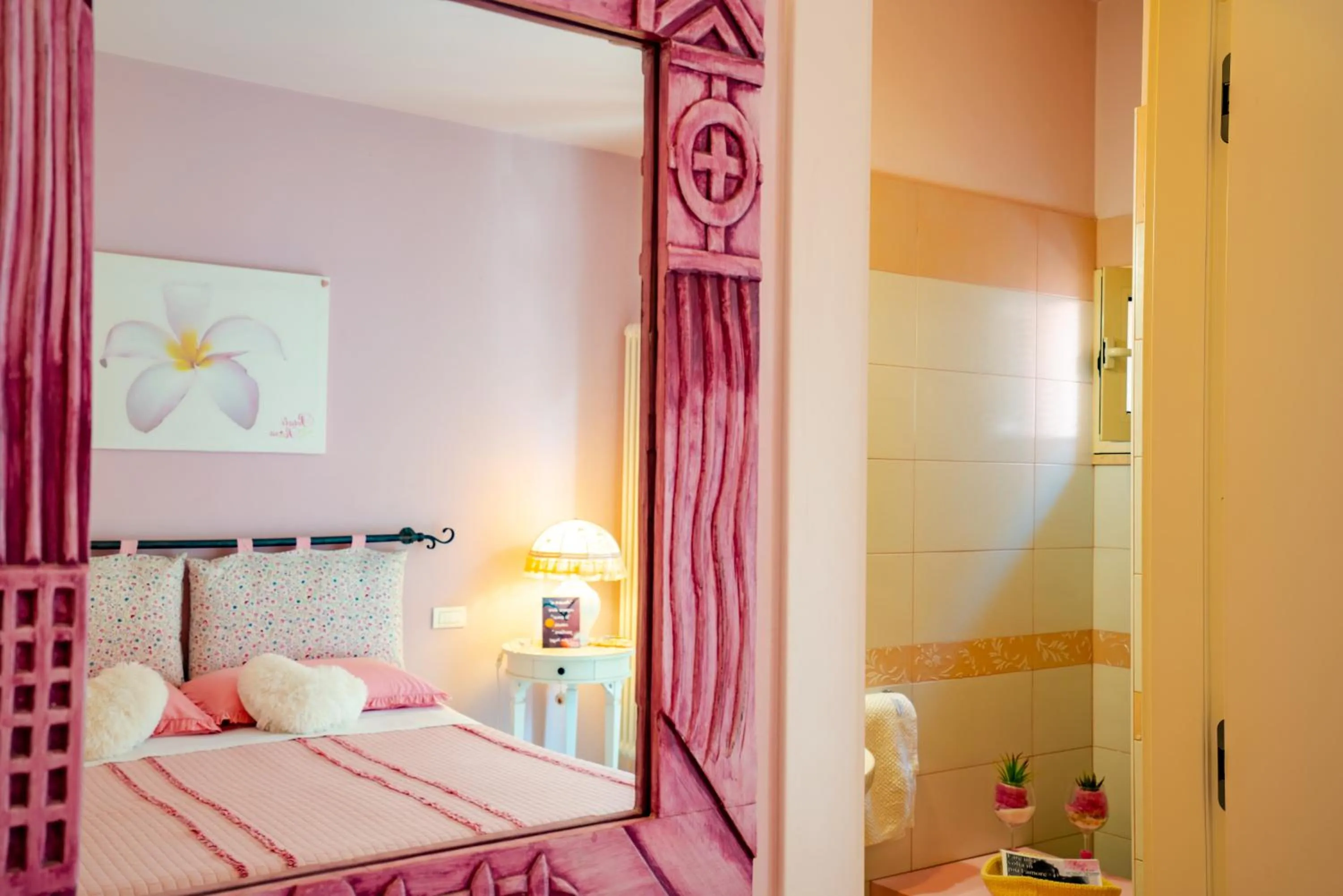 Bed in Petali Rosa