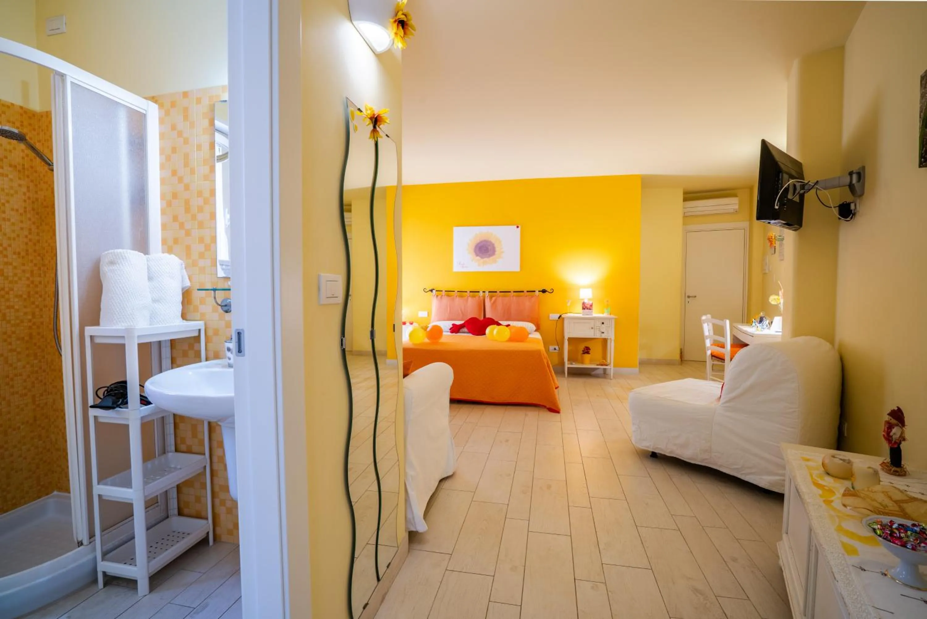 Toilet, Bed in Petali Rosa