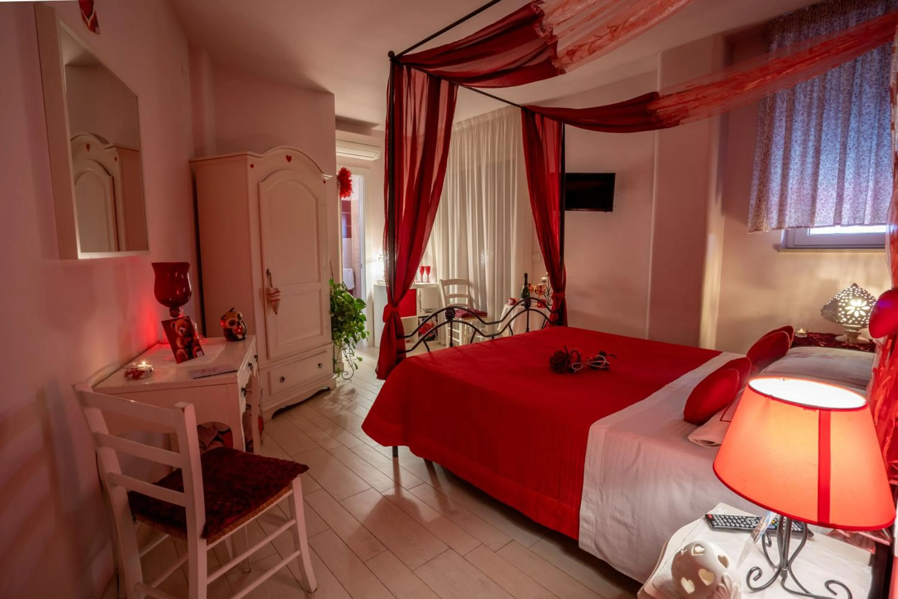 Bed in Petali Rosa