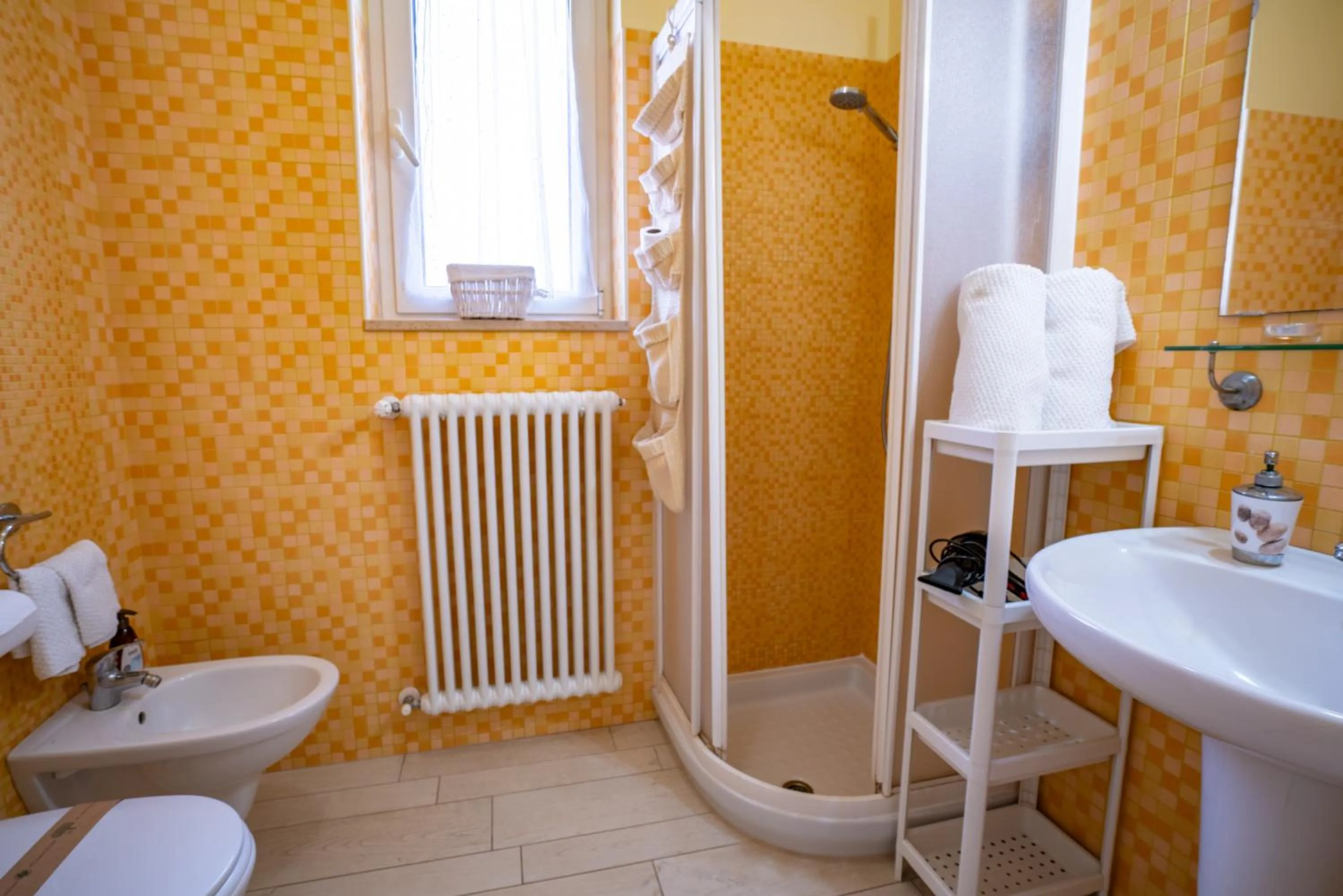 Shower in Petali Rosa