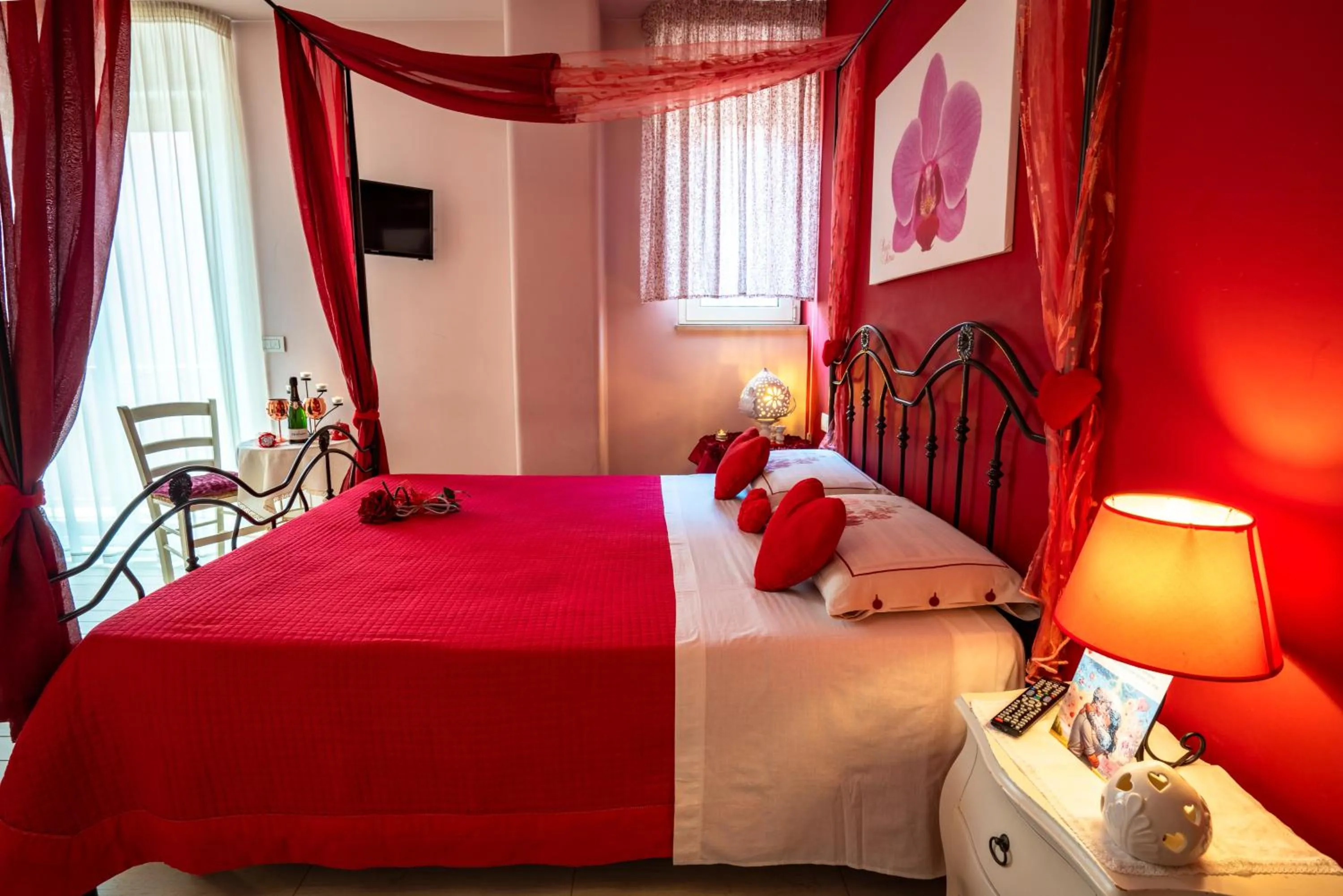 Bed in Petali Rosa
