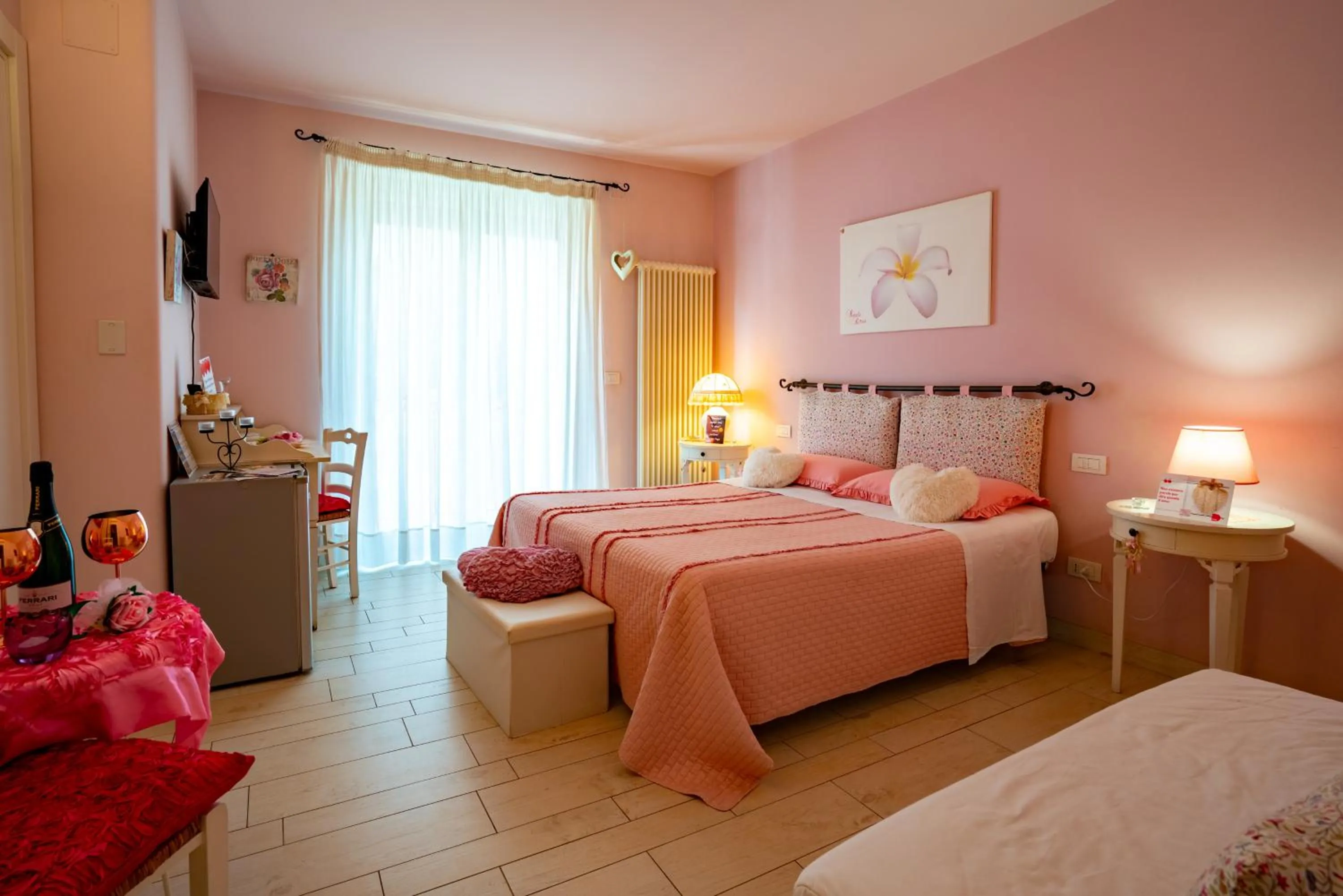 Bed in Petali Rosa